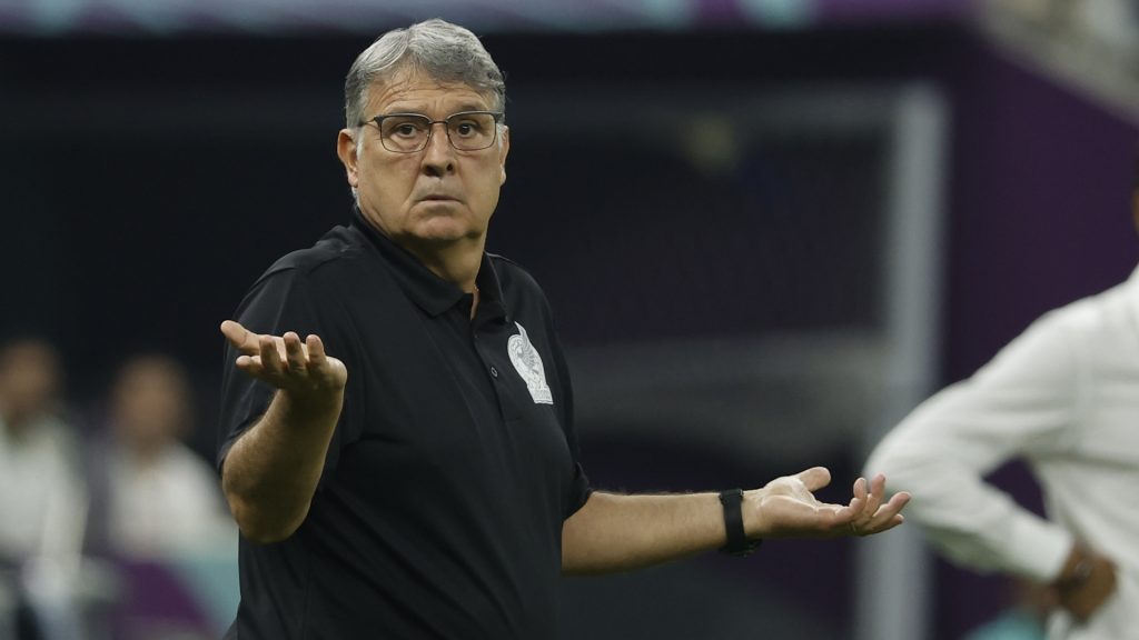 ¿Qué sigue para México después de Qatar? - tata-martino-asume-la-responsabilidad-del-fracaso-de-la-seleccion-mexicana-y-confirma-su-salida-1024x576