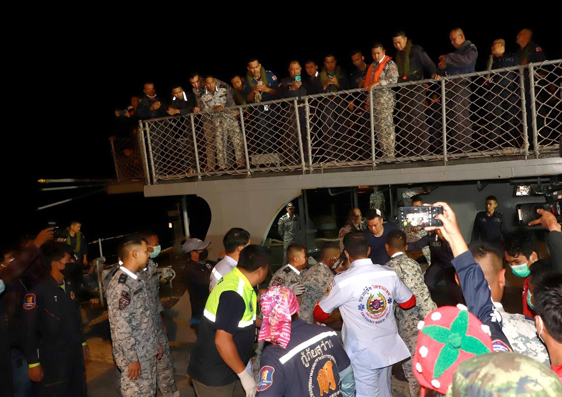 Ascienden a seis los muertos en el hundimiento del barco de la Marina tailandesa Ascienden a seis los muertos en el hundimiento del barco de la Marina tailandesa
