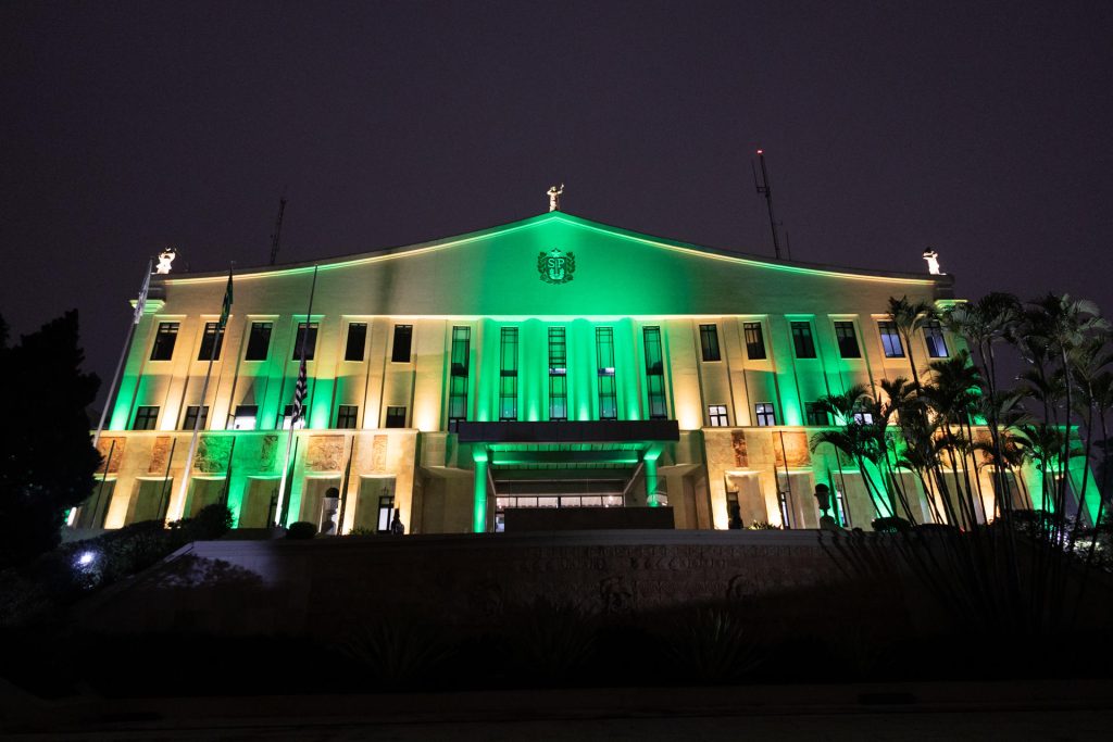 #FOTOS El Cristo Redentor se tiñe de verde y amarillo por Pelé - 31a2875d3c9b087da504cea77e3a310a681f55dfw-1024x683