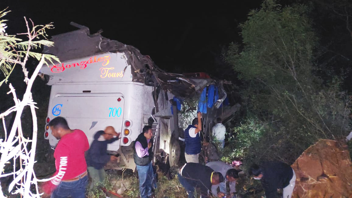 Accidente de autobús en Oaxaca deja 3 muertos y 36 heridos