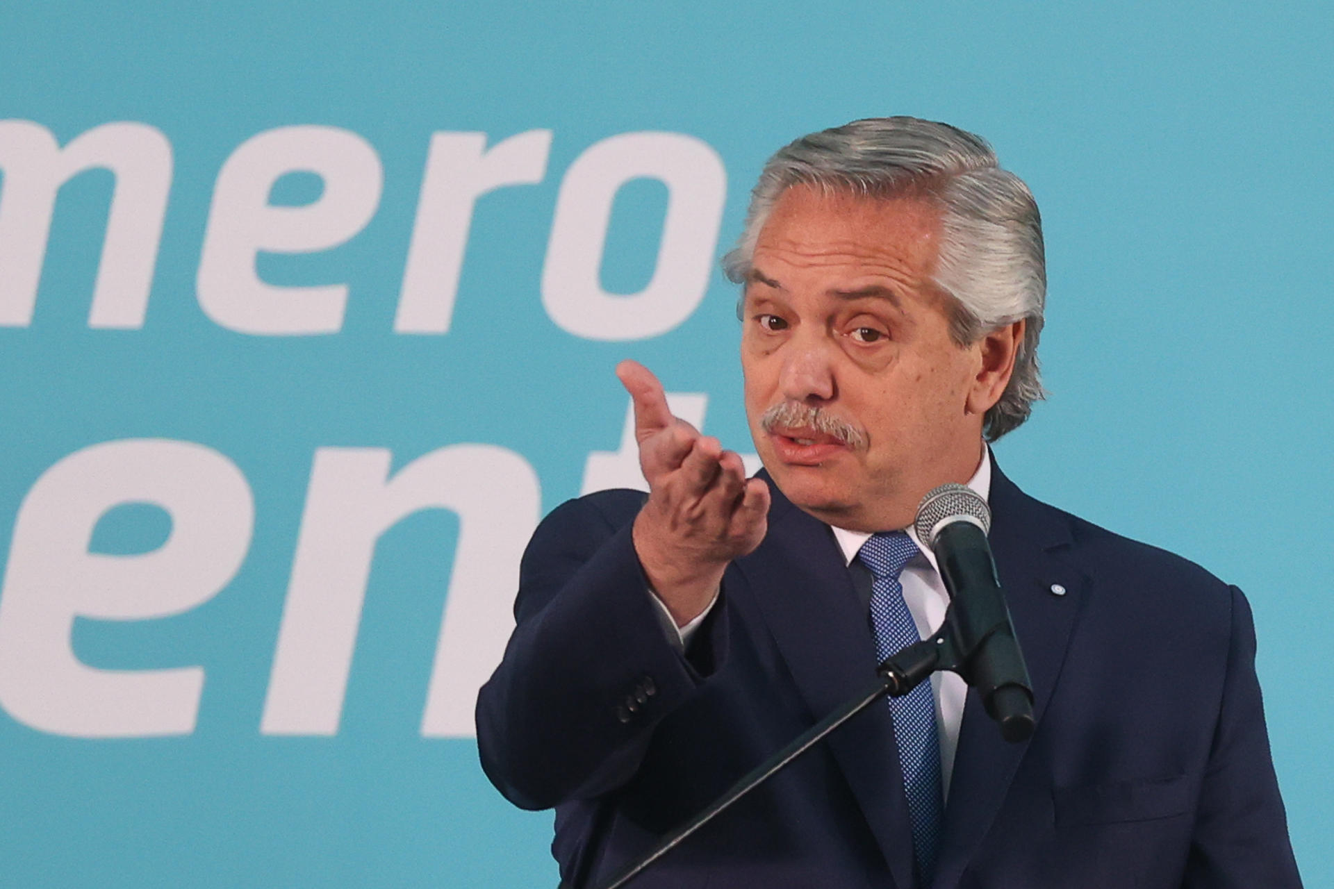 Alberto Fernández, denunciado penalmente en Argentina por no acatar fallo de Corte Suprema