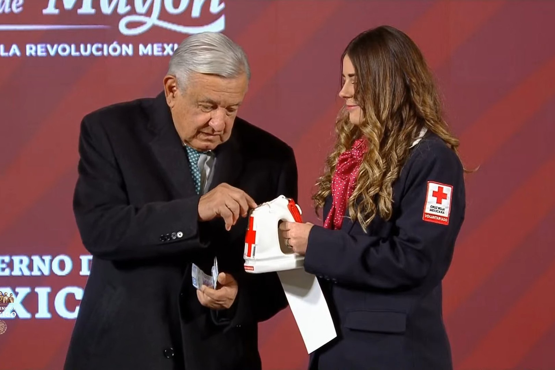 AMLO pide a mexicanos donar en Colecta Nacional de la Cruz Roja AMLO pide a mexicanos donar en Colecta Nacional de la Cruz Roja