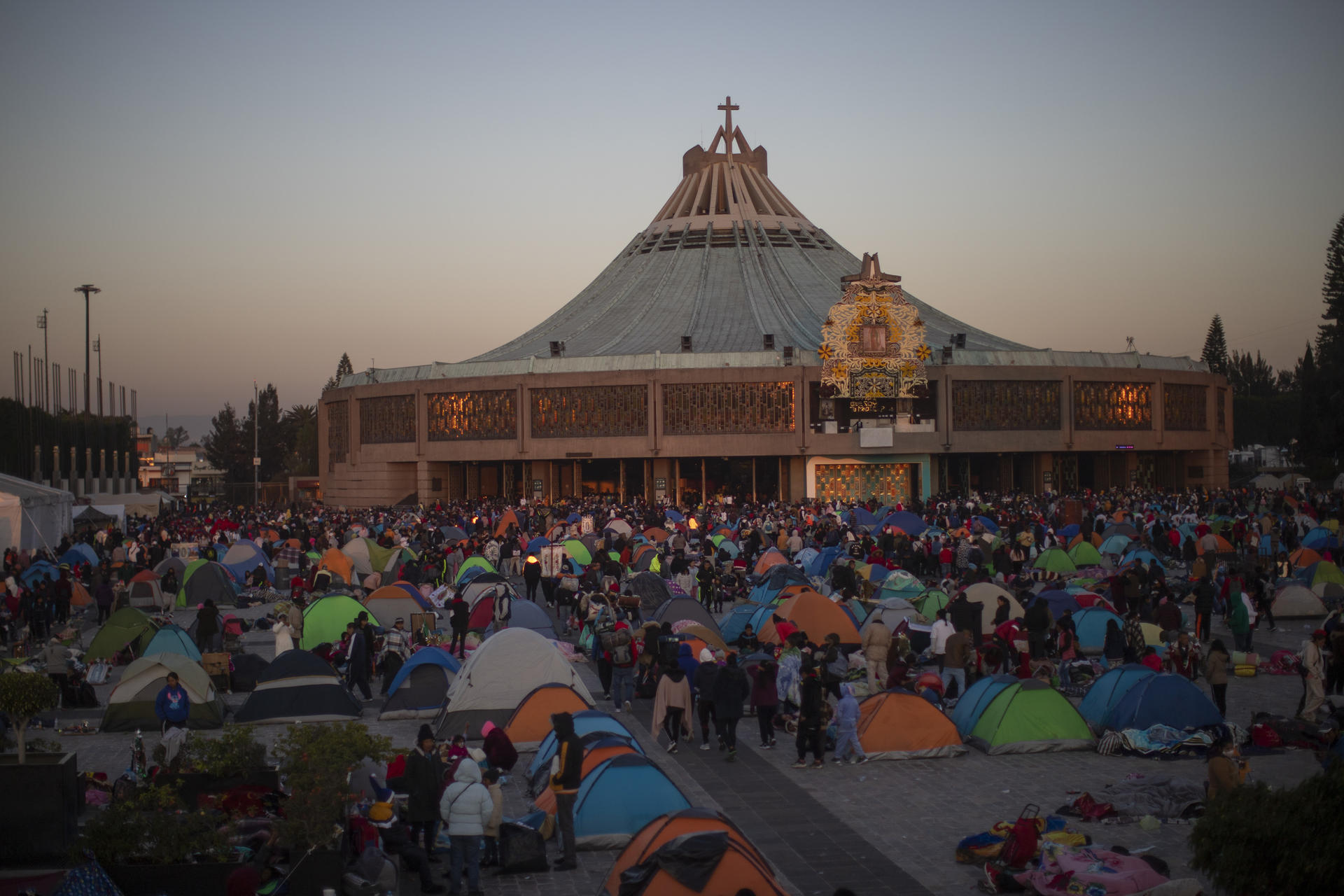 Misa dominical desde la Basílica de Guadalupe (14-12-2025) Misa dominical desde la Basílica de Guadalupe (14-12-2025)