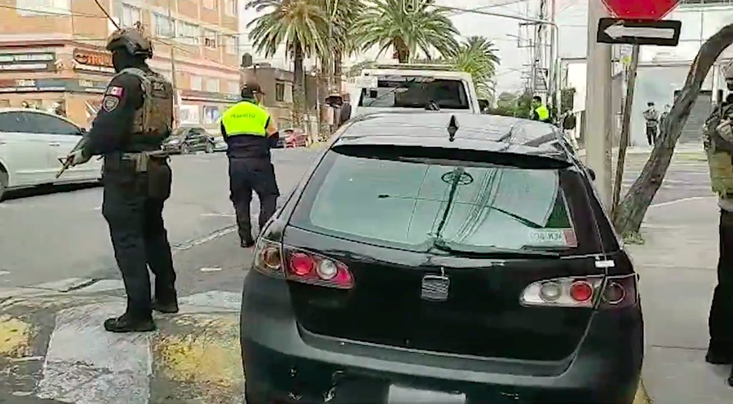 Aseguran vehículo implicado con atentado contra Ciro Gómez Leyva Aseguran vehículo implicado con atentado contra Ciro Gómez Leyva