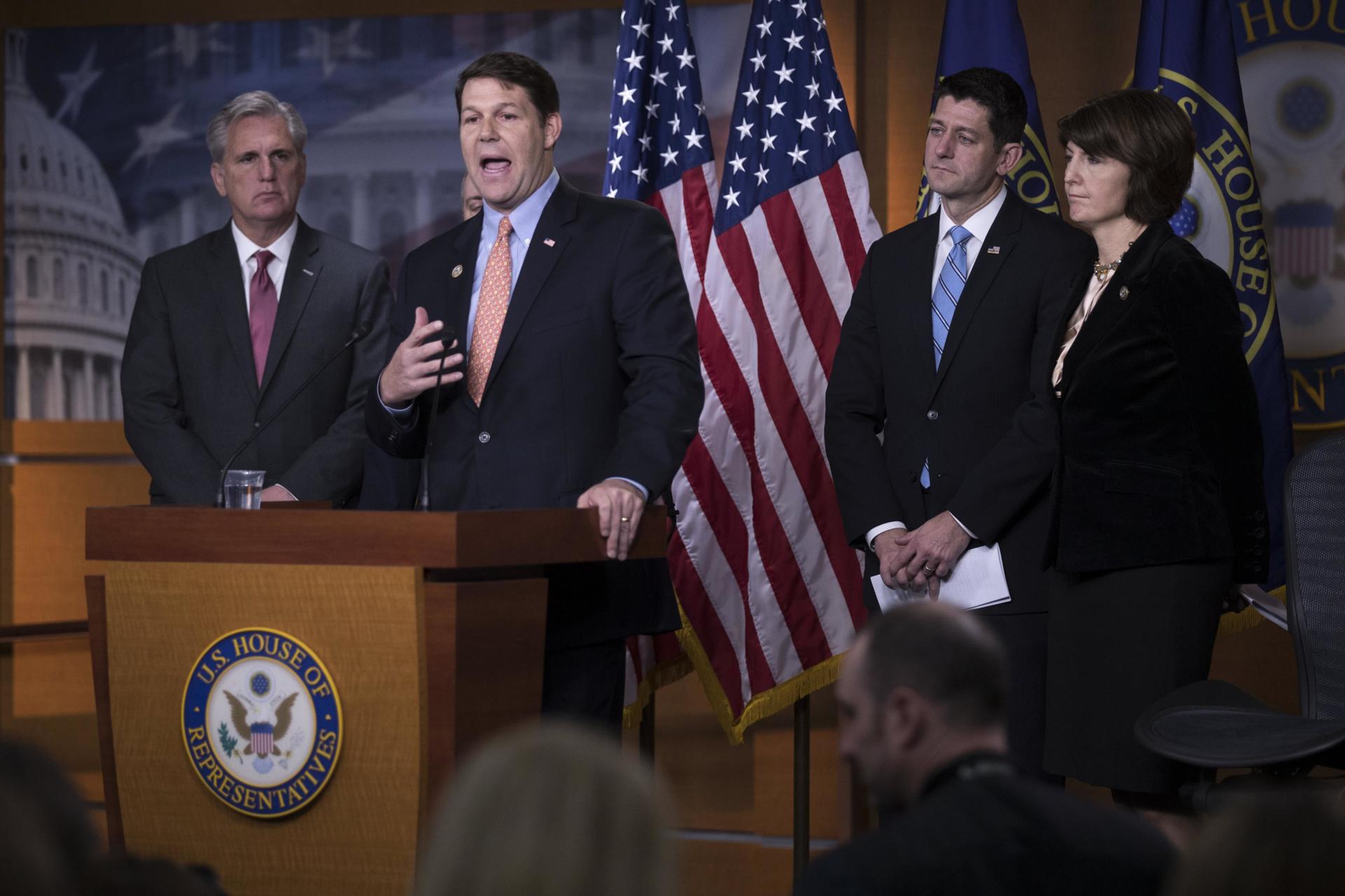 Congresistas republicanos buscarán reinstaurar el “Quédate en México” en 2023 Congresistas republicanos buscarán reinstaurar el “Quédate en México” en 2023