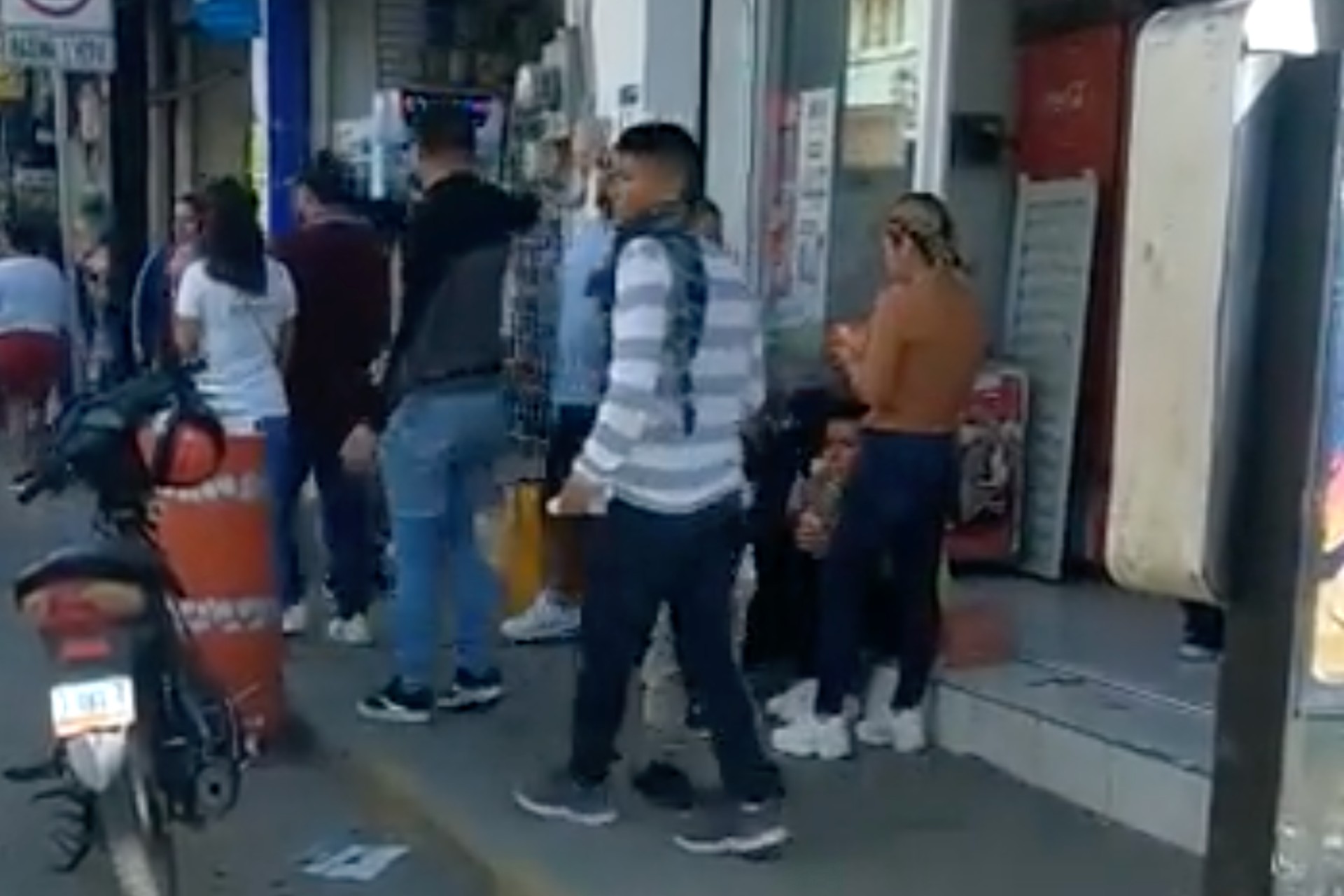 #Video Matan a líder de comerciantes en Irapuato, Guanajuato