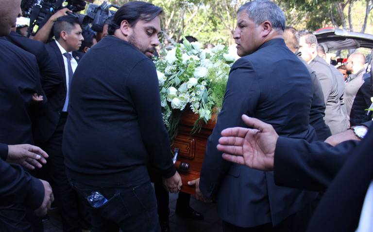 Sepultan a Miguel Barbosa en panteón municipal de Tehuacán Sepultan a Miguel Barbosa en panteón municipal de Tehuacán