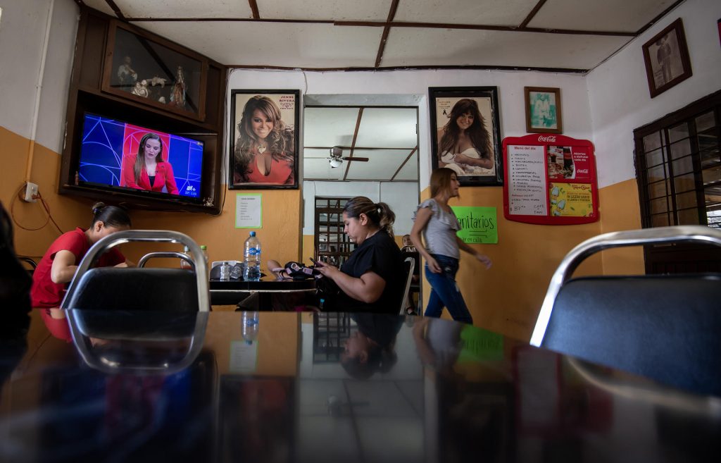 Recuerdan a Jenni Rivera en Nuevo León a diez años de su muerte - fotos-de-jenni-rivera-en-restaurante-de-iturbide-nl-1024x657