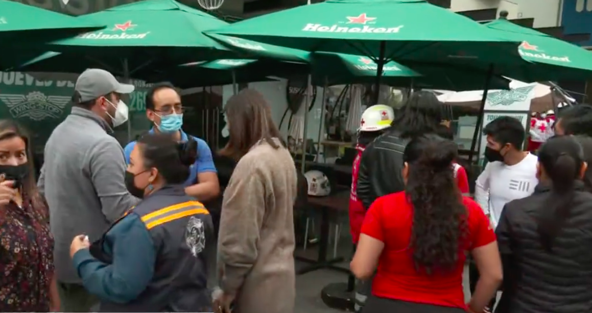 Hospitalizan a seis tras intoxicación en alberca de Sport World Pedregal Hospitalizan a seis tras intoxicación en alberca de Sport World Pedregal