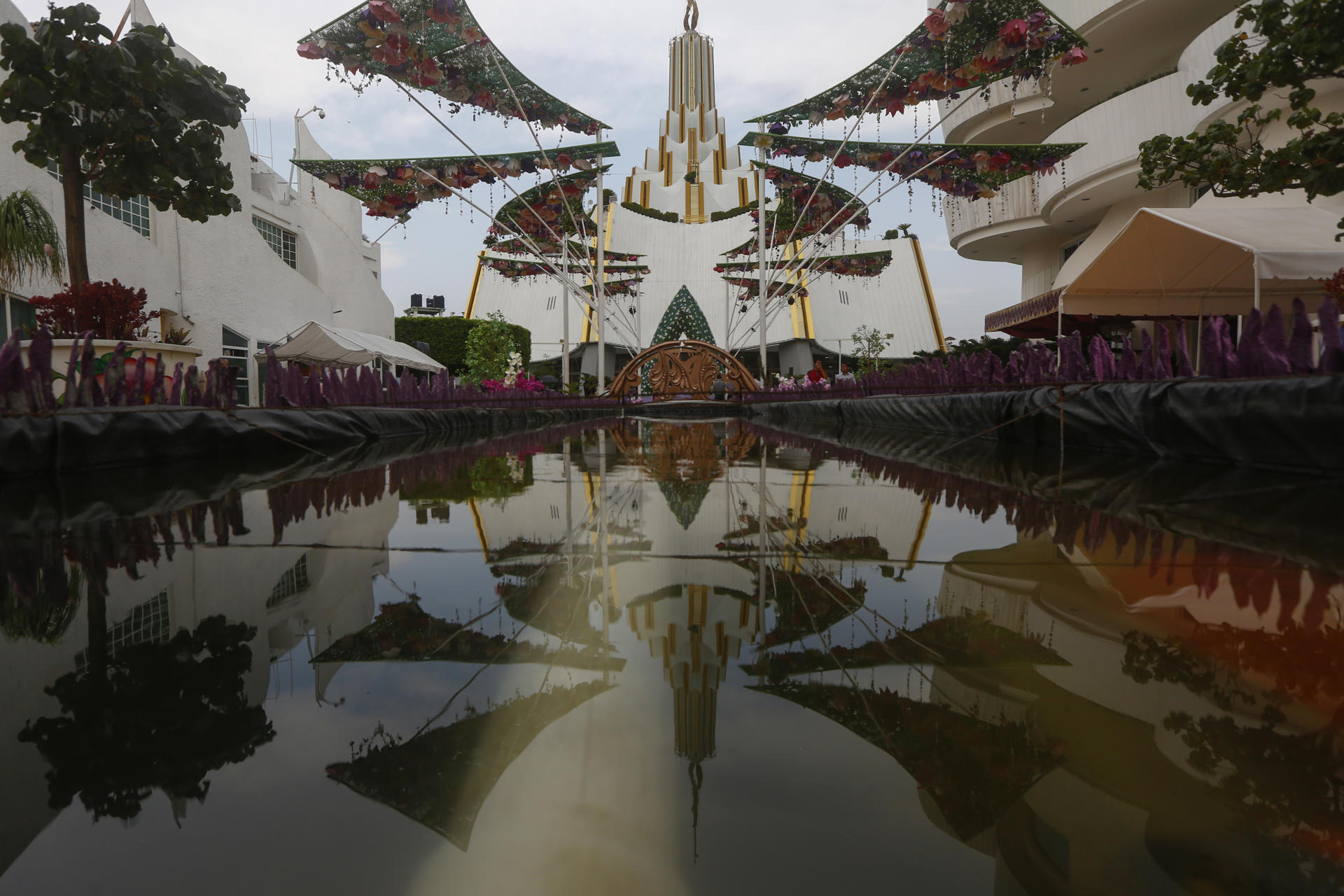 Liberan a asistente del líder de La Luz del Mundo condenada por abuso sexual