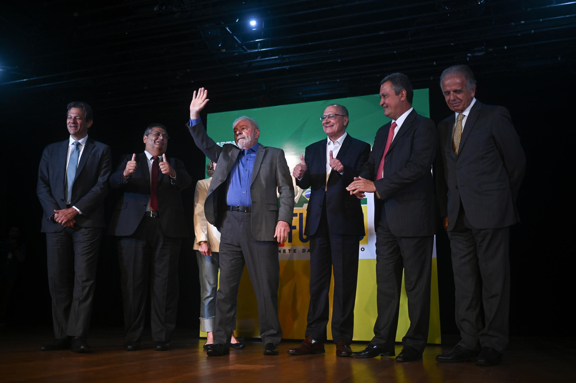 Lula anuncia los primeros cinco ministros para su Gobierno Lula anuncia los primeros cinco ministros para su Gobierno