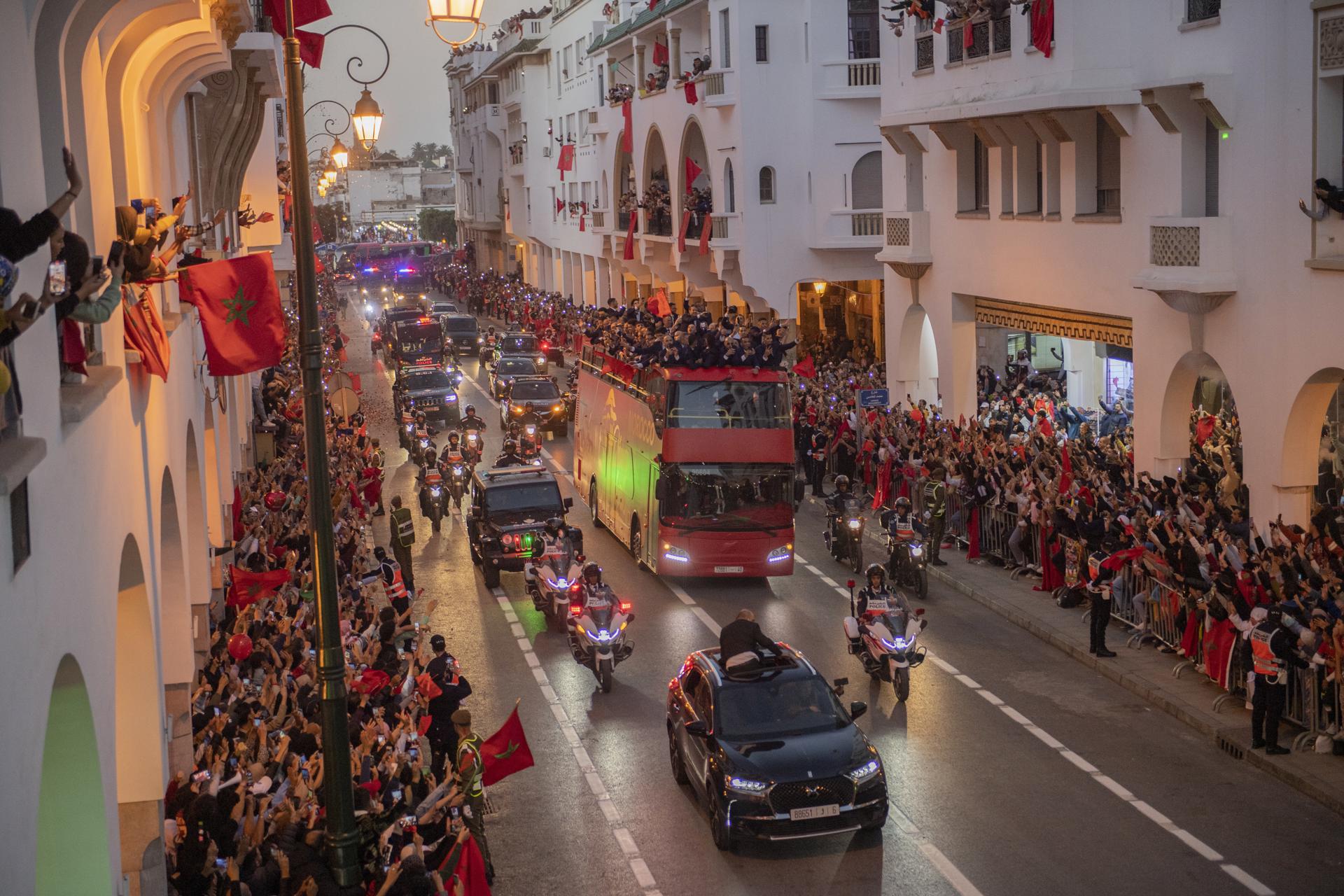Jugadores de Marruecos son recibidos en Rabat como héroes del Mundial