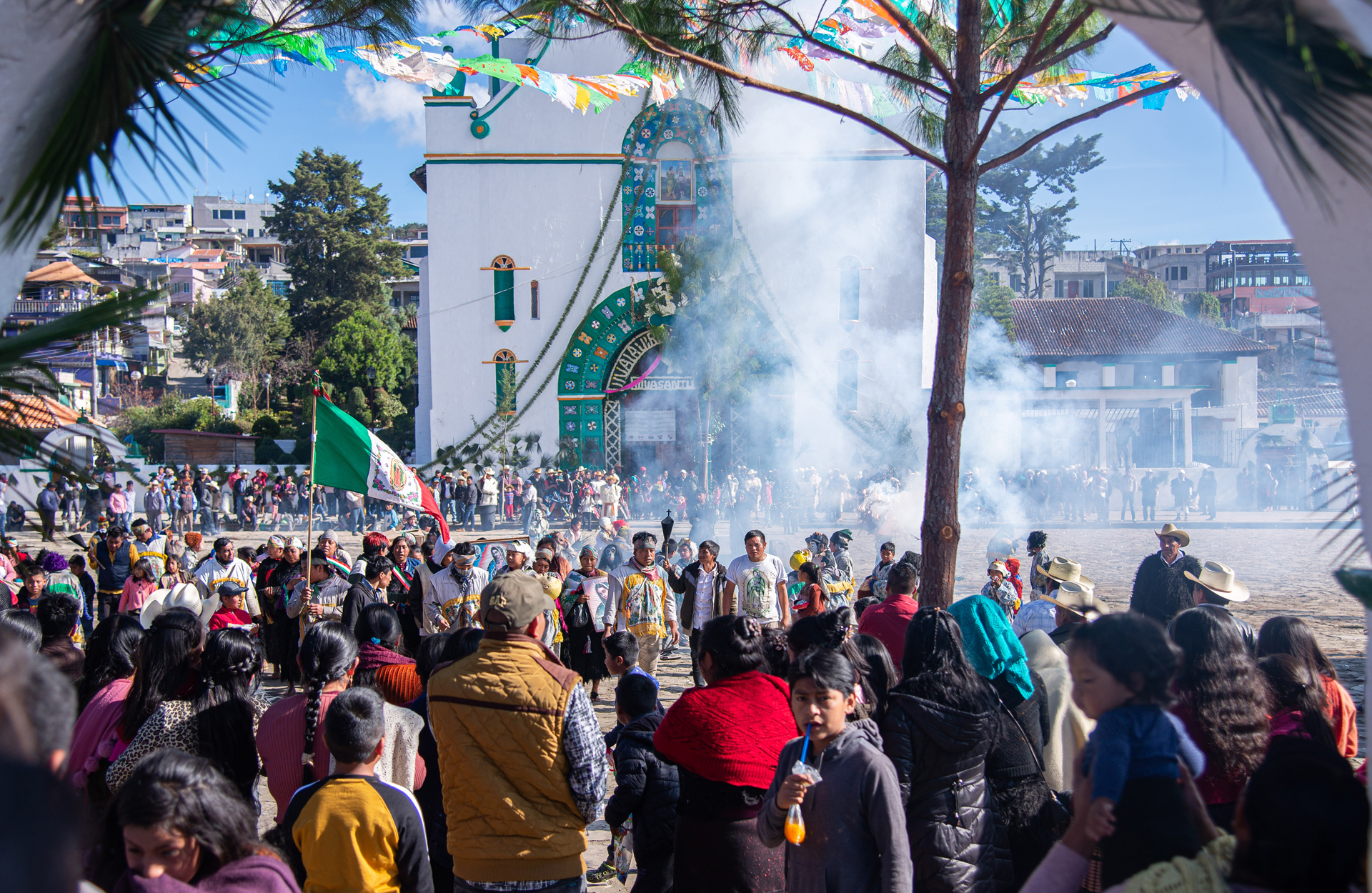 Millones de mexicanos devotos se rinden a la Virgen de Guadalupe Millones de mexicanos devotos se rinden a la Virgen de Guadalupe