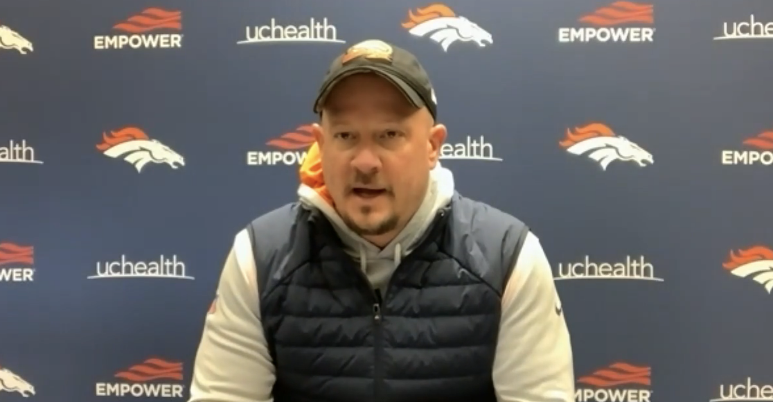 Los Broncos destituyen al entrenador Nathaniel Hackett