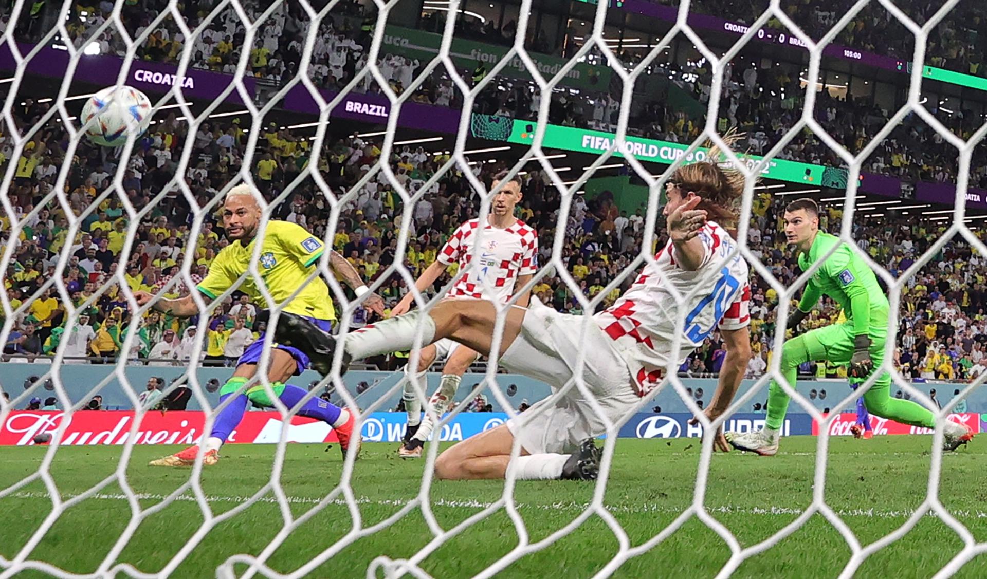 Neymar iguala a Pelé como máximo goleador histórico de Brasil