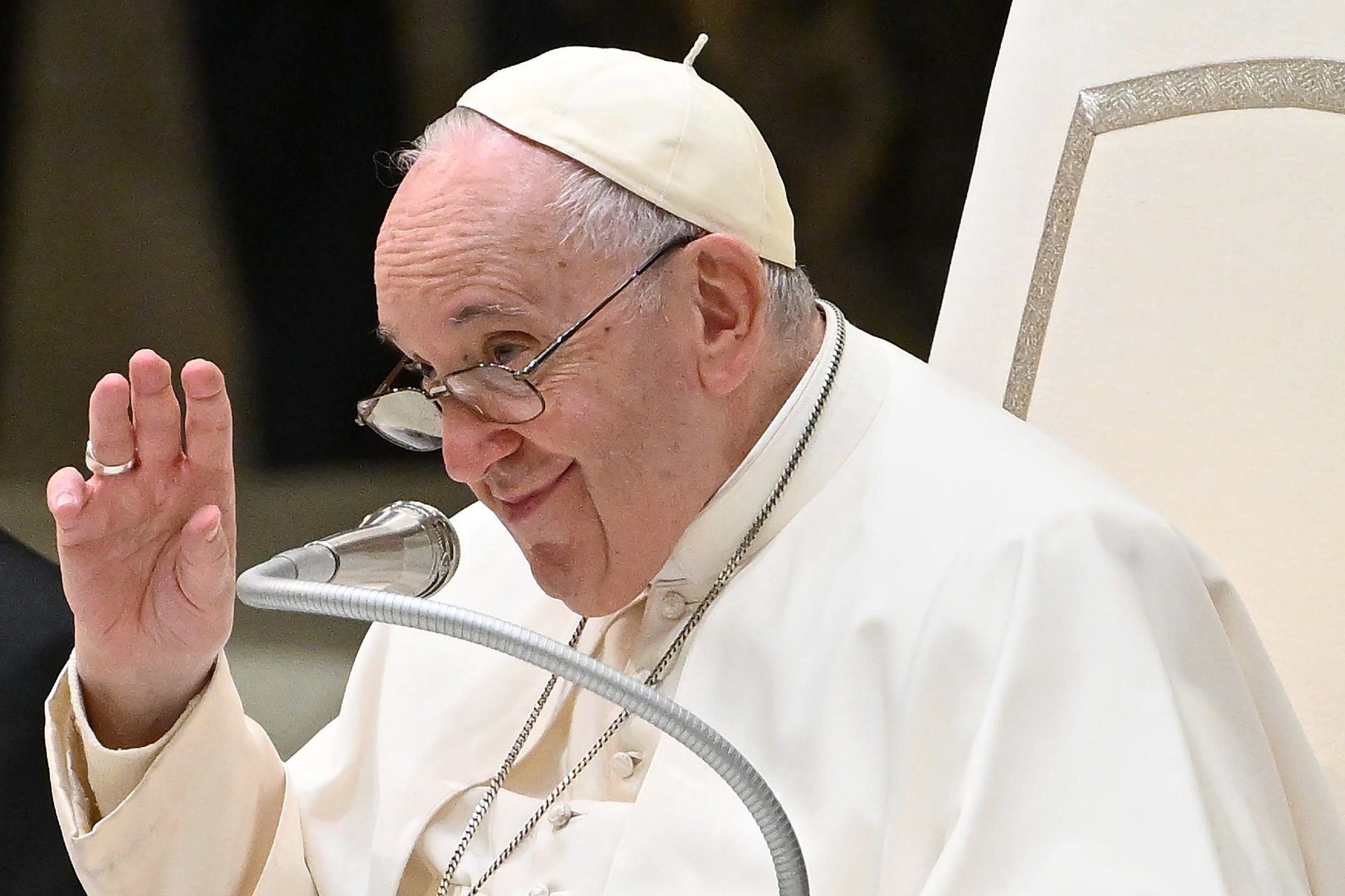 Feminicidios surgen de la “pretensión” de posesión del otro: papa Francisco