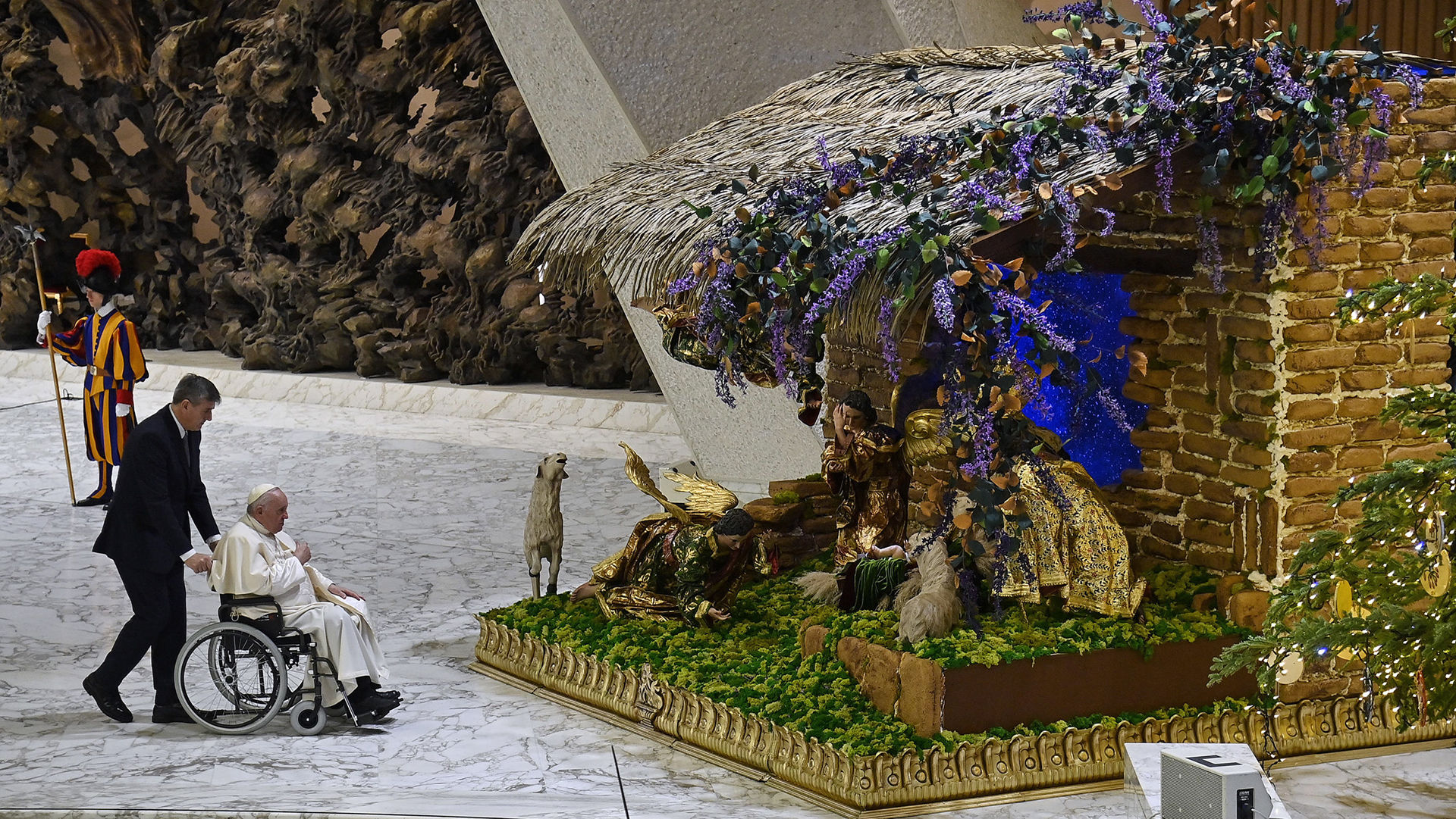 Papa Francisco pide ahorrar en regalos de Navidad y enviar el dinero a Ucrania Papa Francisco pide ahorrar en regalos de Navidad y enviar el dinero a Ucrania