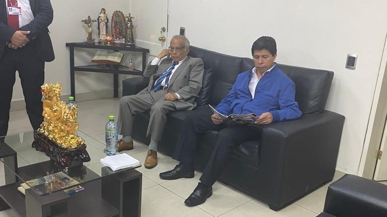Detienen a Pedro Castillo tras ser destituido como presidente