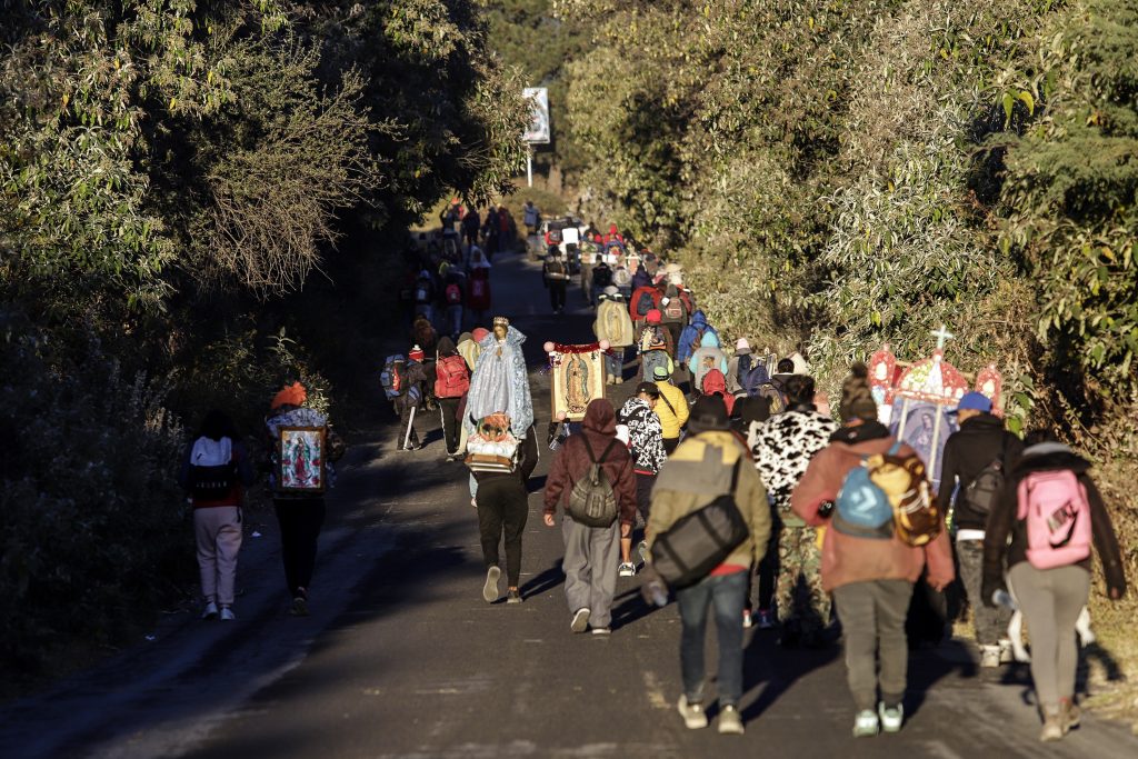 Atropellan a peregrinos en Nuevo León; conductor se dio a la fuga