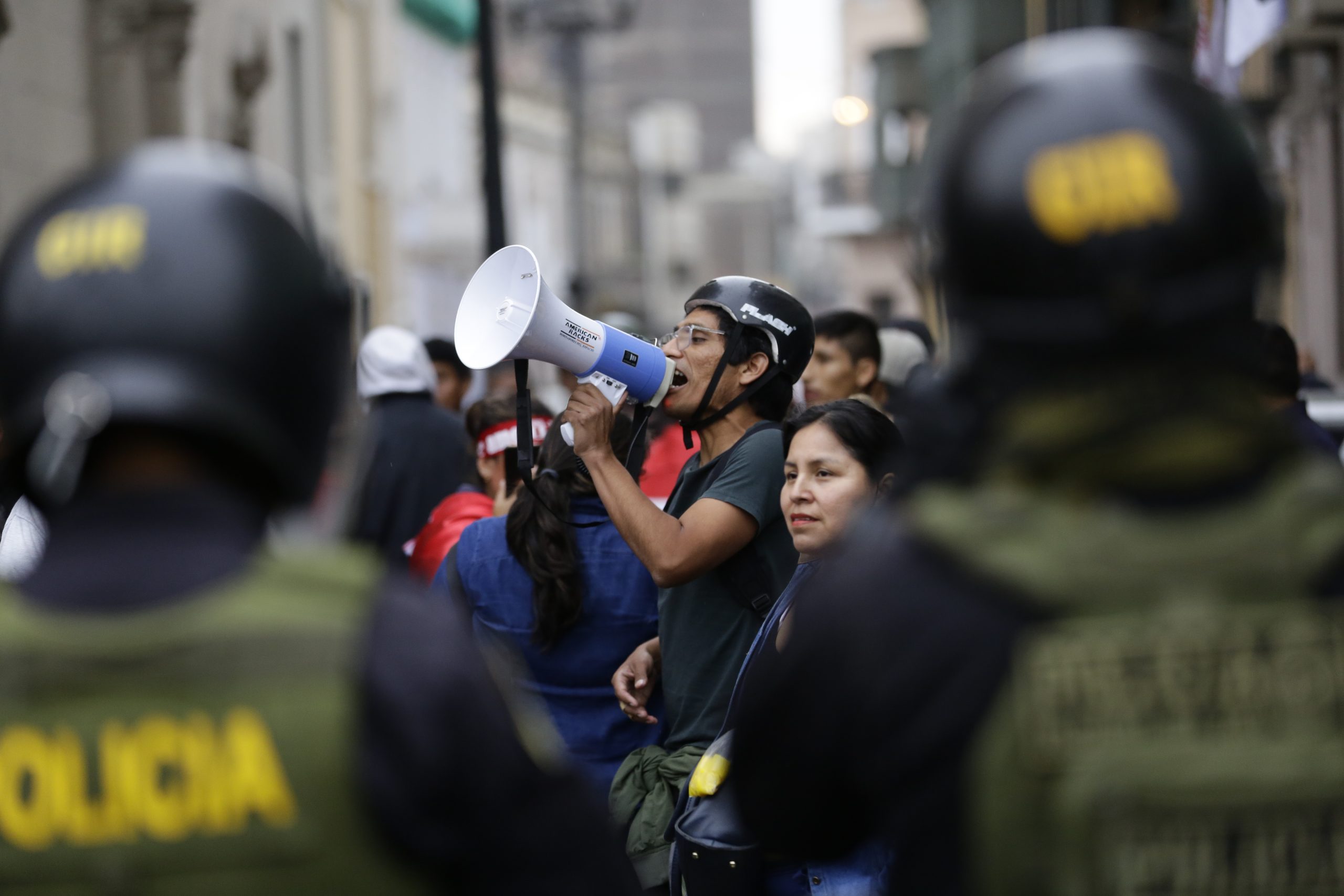 Sube a 22 el número de muertos por protestas en Perú Sube a 22 el número de muertos por protestas en Perú