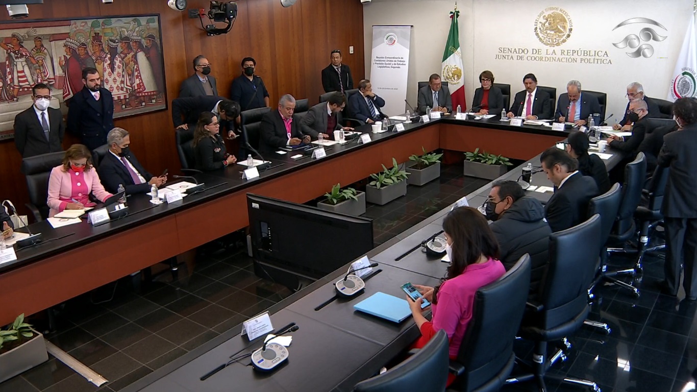 Senado avala, en Comisiones, vacaciones dignas de 12 días