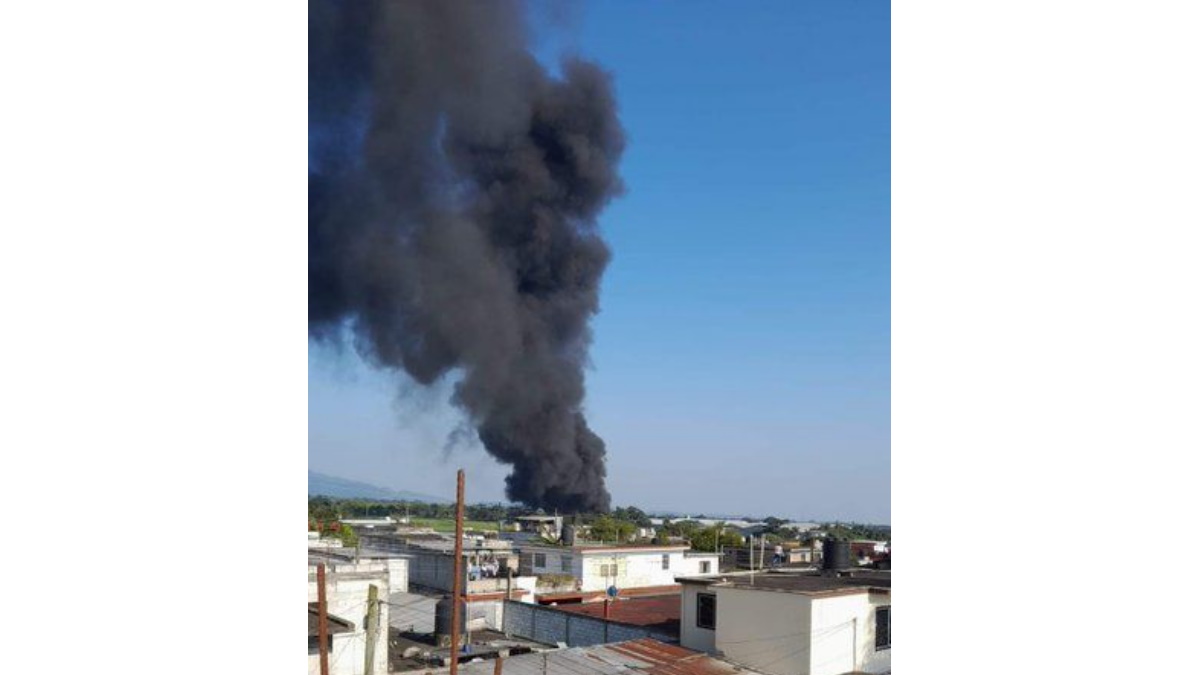 Fuerte incendio en la Fortín-Huatusco, en Veracruz