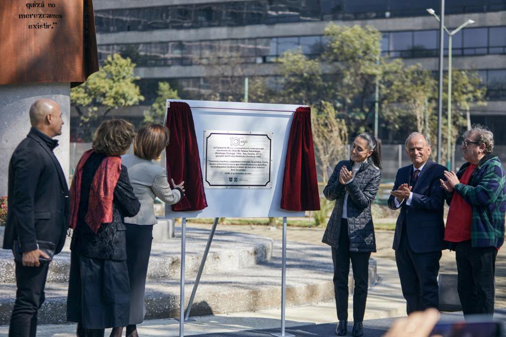 Ciudad de México inaugura plaza para honrar al escritor José Saramago Ciudad de México inaugura plaza para honrar al escritor José Saramago