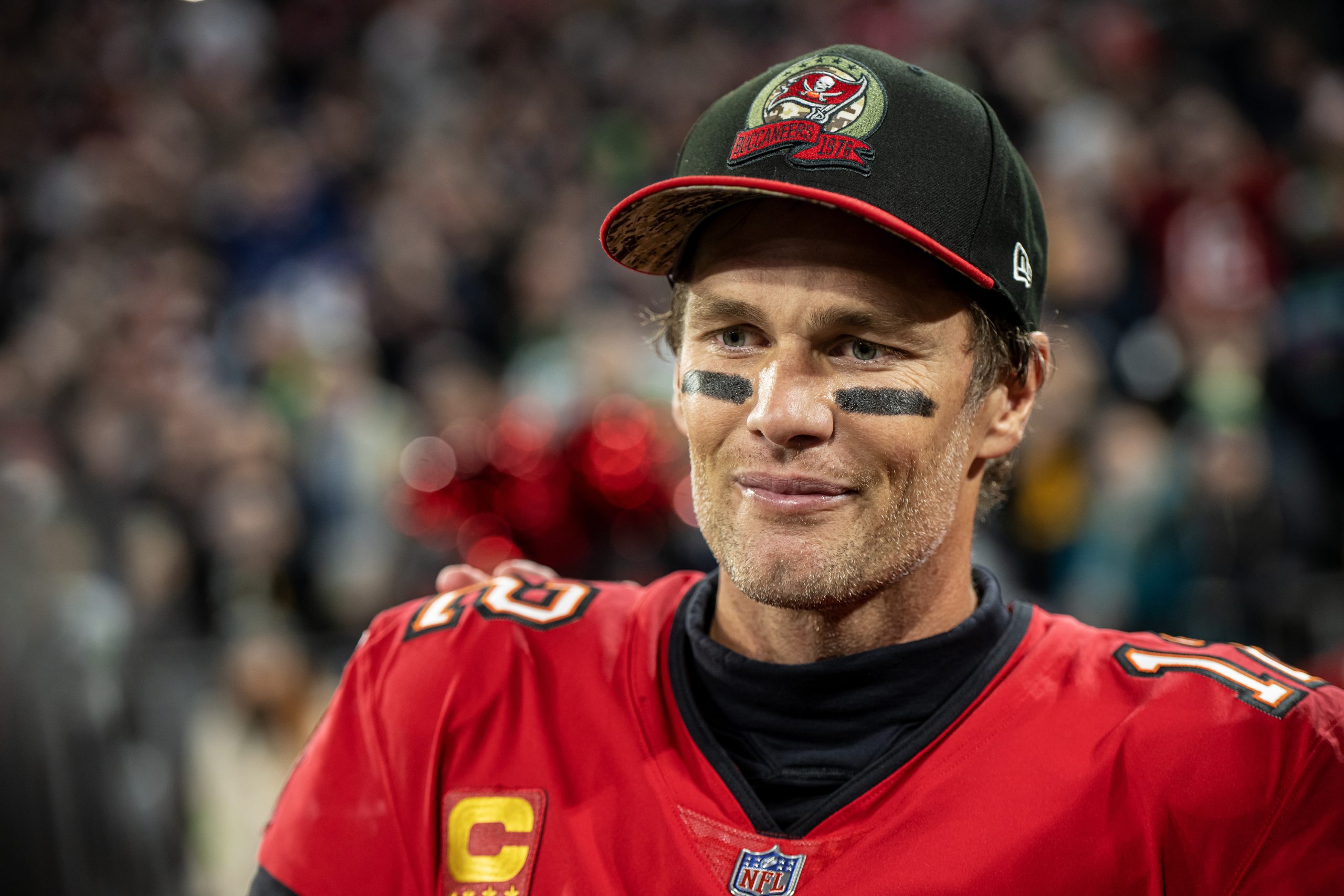 Tom Brady reconoce que se enamoró del futbol por Joe Montana y Steve Young