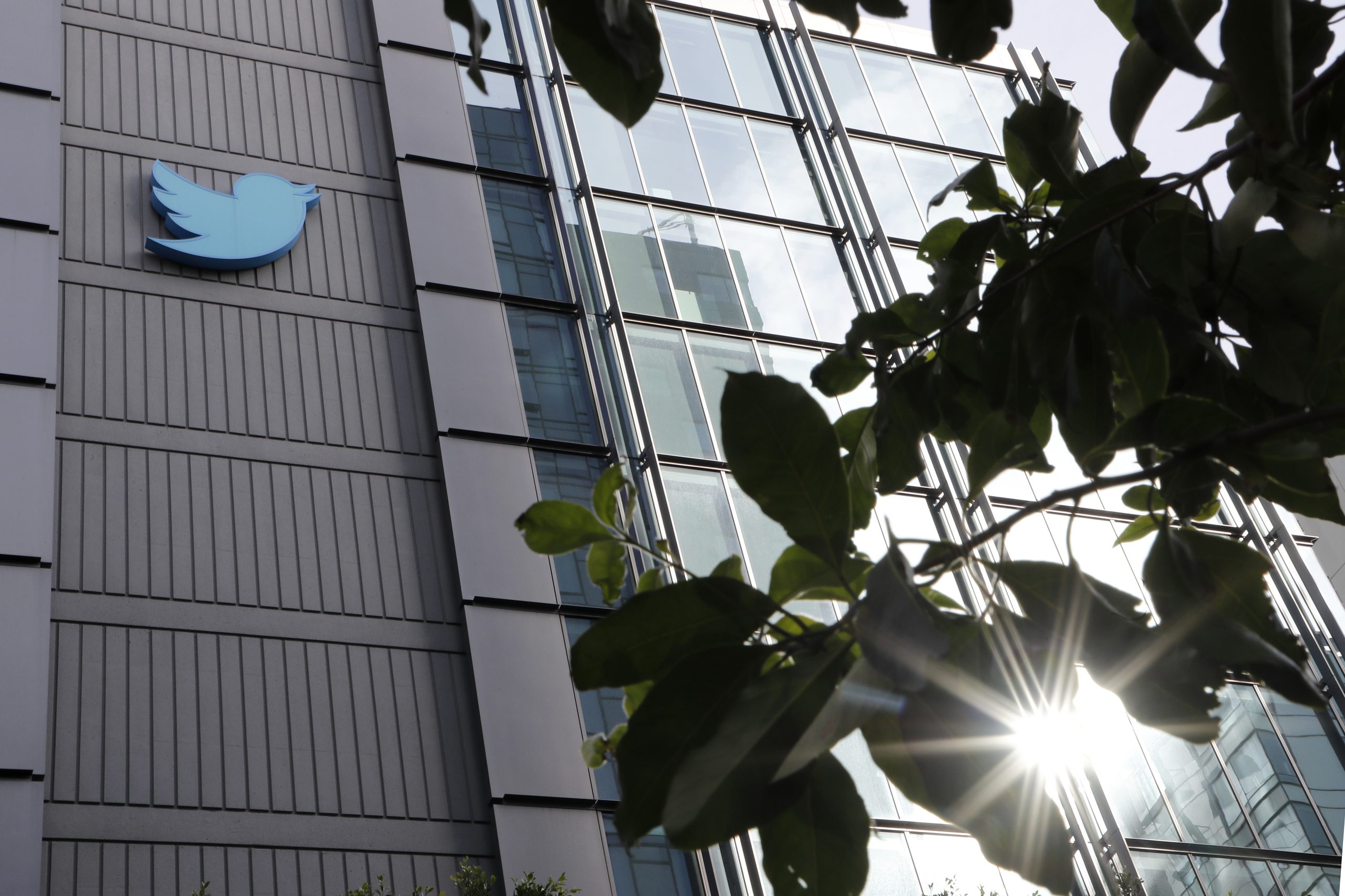 Twitter ofrece fuertes incentivos a anunciantes tras la salida de muchos de ellos Twitter ofrece fuertes incentivos a anunciantes tras la salida de muchos de ellos