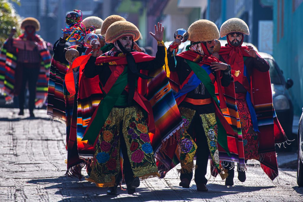 Alrededor de 10 mil bailarines participan en ofrenda colectiva en Chiapa de Corzo - alrededor-de-10-mil-bailarines-participan-en-ofrenda-colectiva-en-chiapa-de-corzo-1024x684