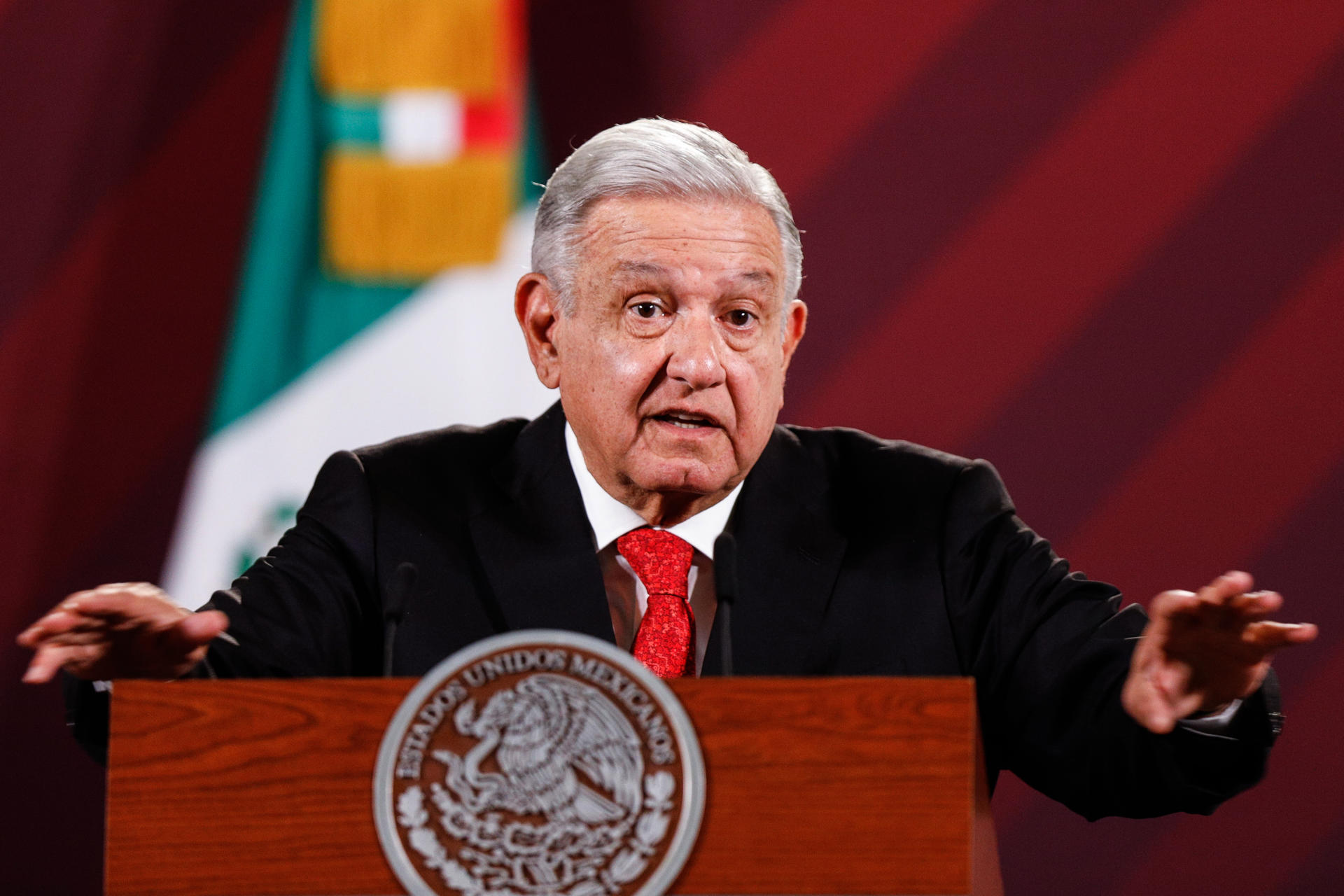 “¡Ya ‘chole’!”: AMLO truena ante nueva marcha a favor del INE