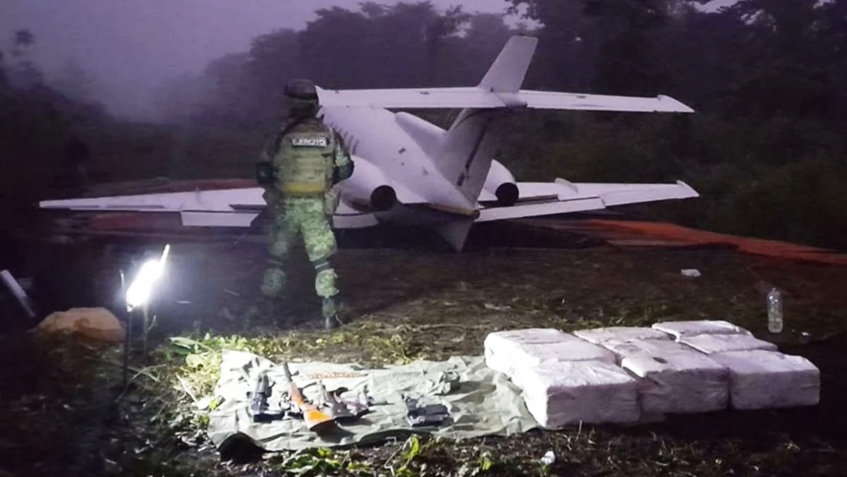 Aseguran en Chiapas aeronave con 270 kg de cocaína procedente de Sudamérica Aseguran en Chiapas aeronave con 270 kg de cocaína procedente de Sudamérica