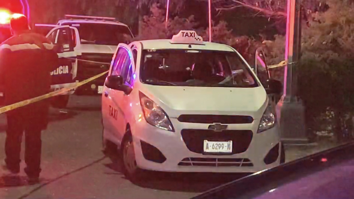 Asesinan a taxista en Ciudad Satélite, Naucalpan Asesinan a taxista en Ciudad Satélite, Naucalpan