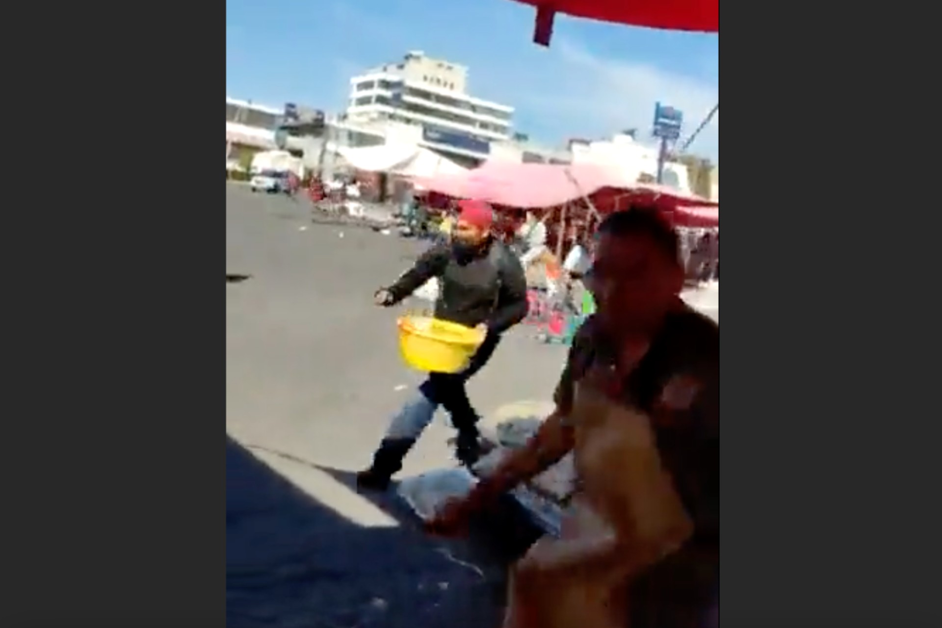 Balacera en tianguis de Cuautitlán Izcalli deja al menos dos heridos Balacera en tianguis de Cuautitlán Izcalli deja al menos dos heridos