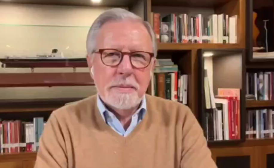 Los quería a su servicio