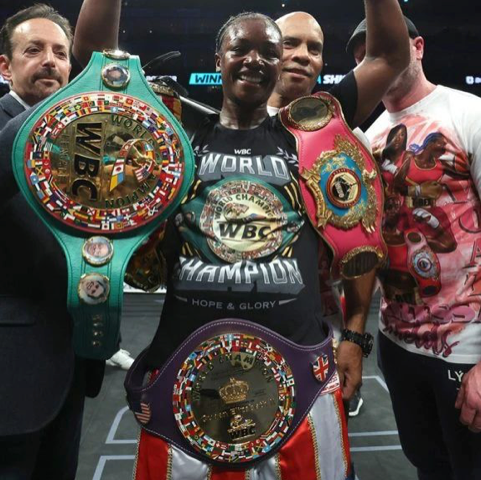 Los más grandes momentos del boxeo en 2022 en imágenes - claressa-shields