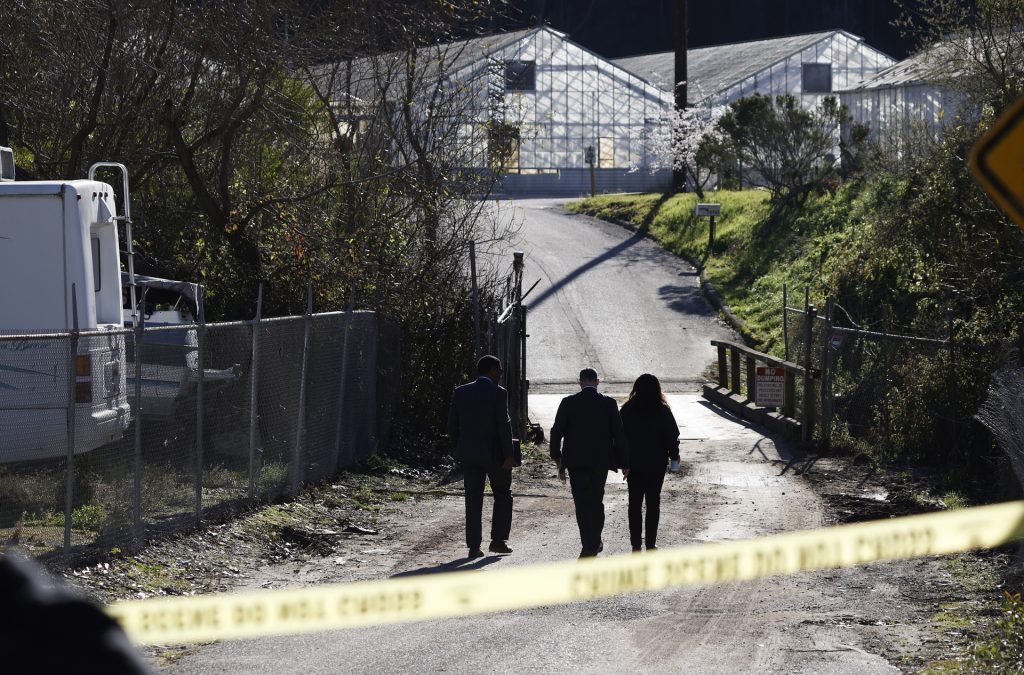 Tiroteo en una granja de California "podría ser" un caso de violencia laboral - confirman-dos-mexicanos-muertos-tras-tiroteos-en-half-moon-bay-california-1024x675