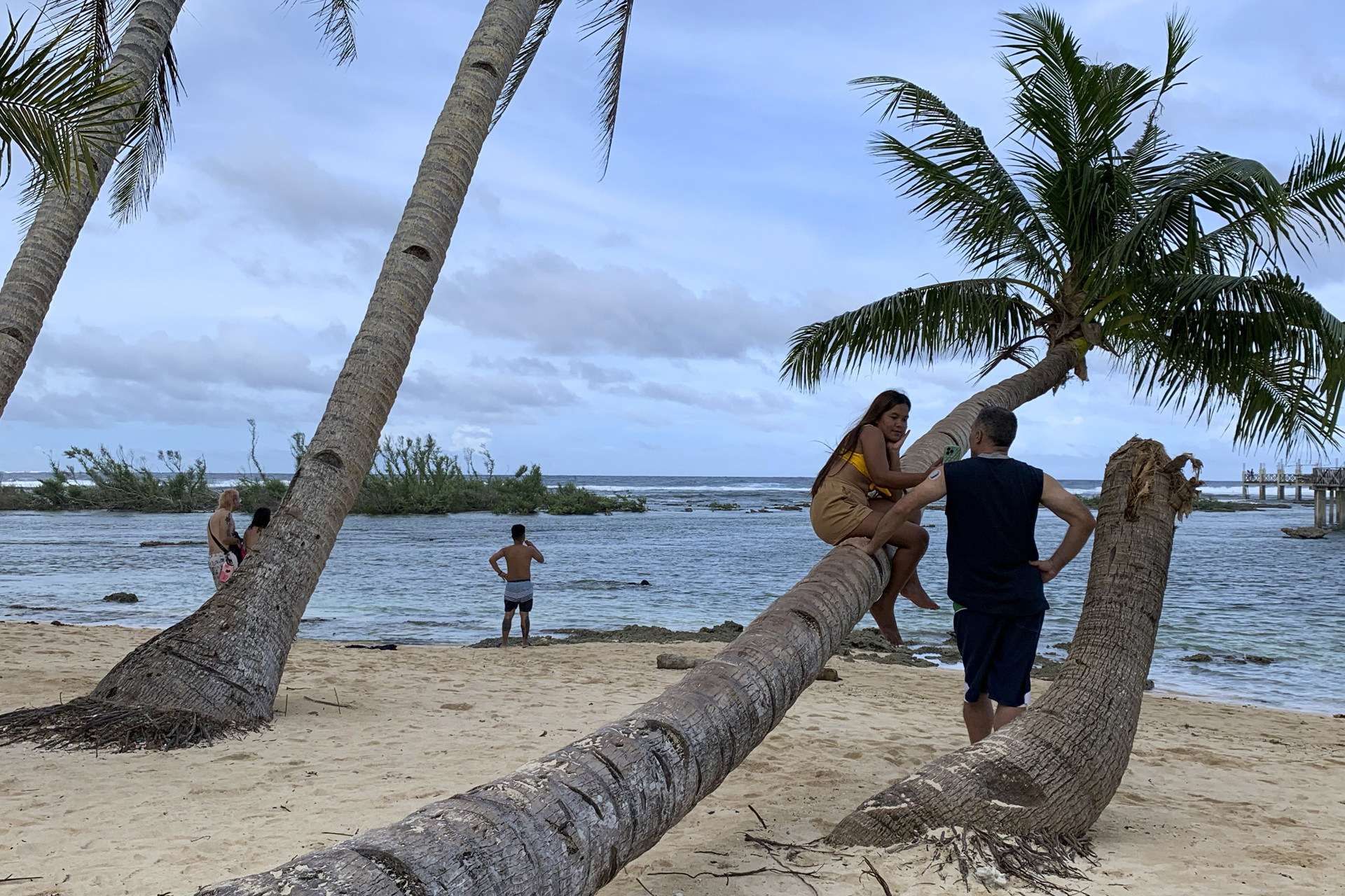 Cariño y miedo en el paraíso filipino donde mataron al español Diego Bello