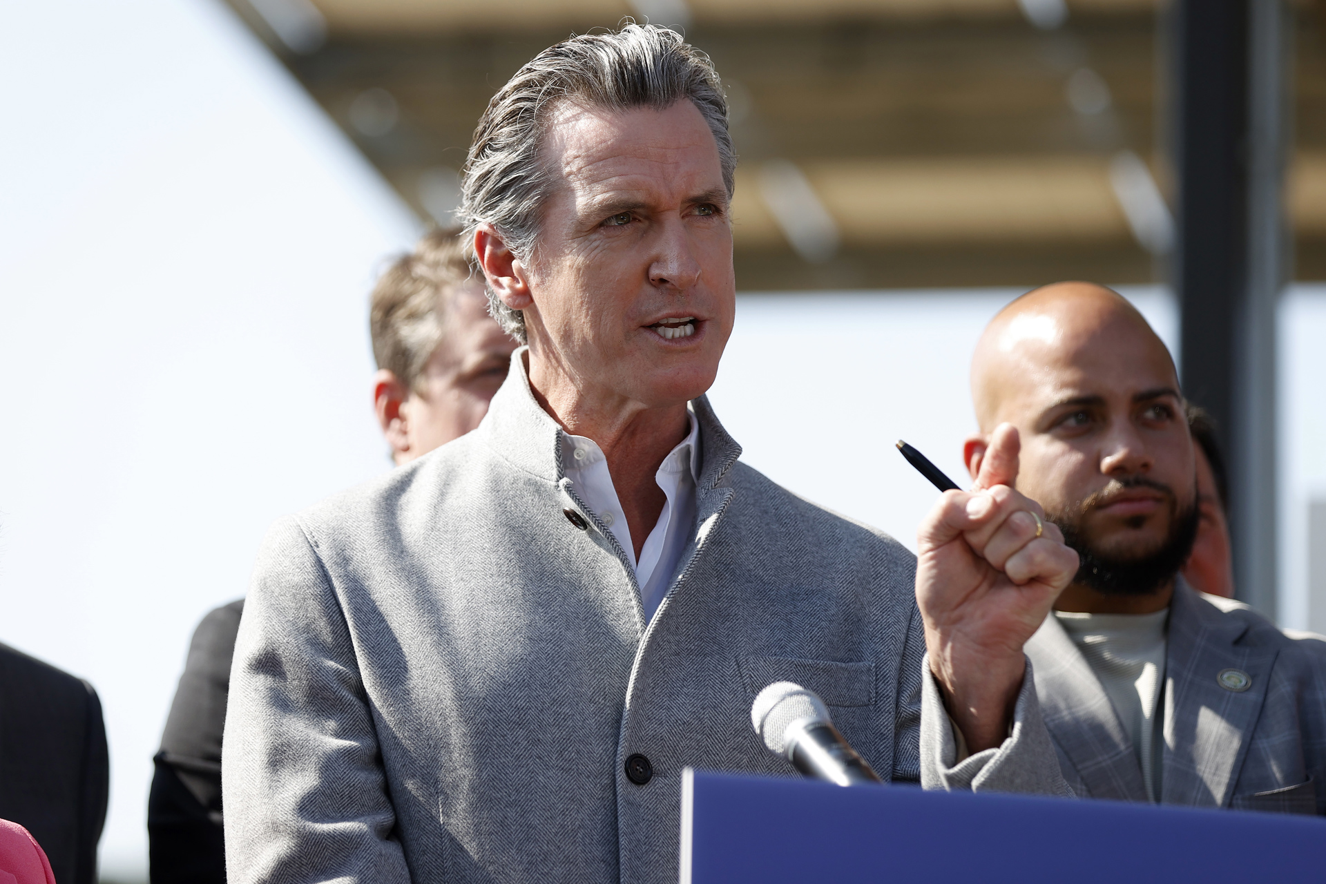 El gobernador de California declara estado de emergencia ante masiva tormenta