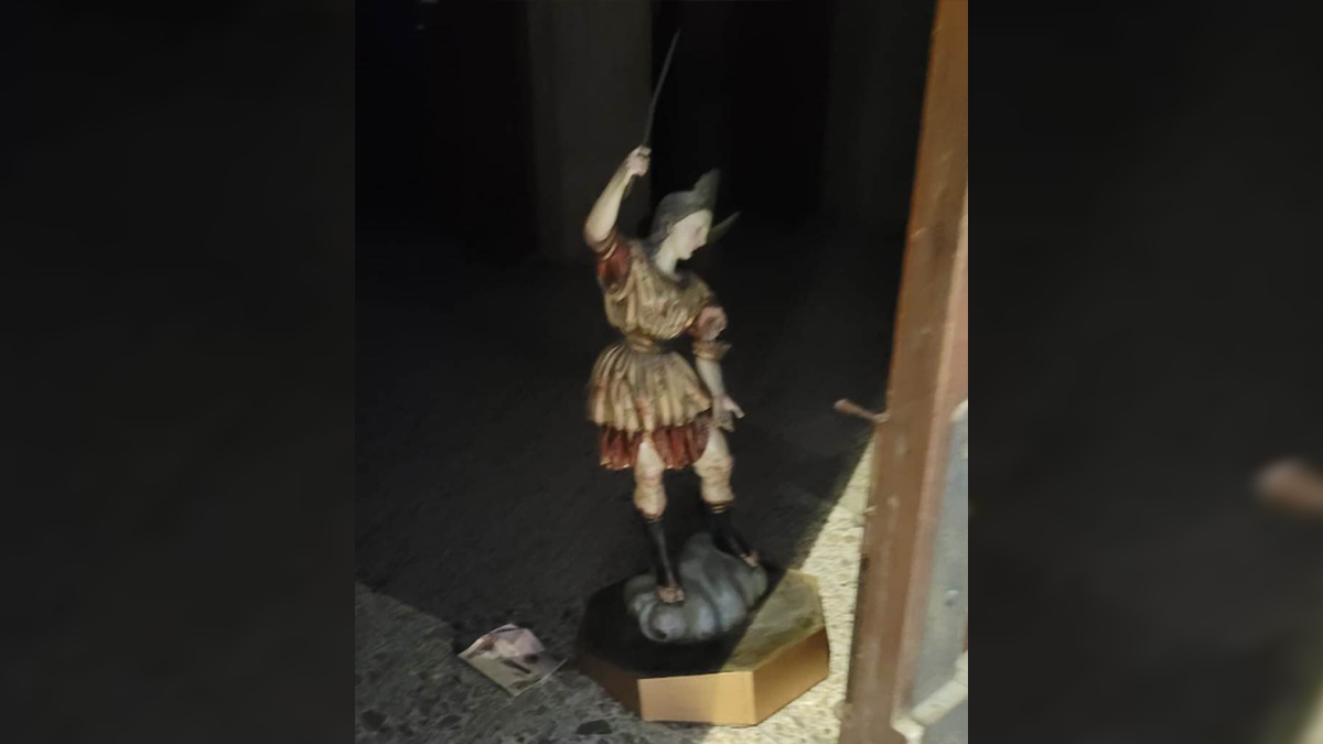 Ladrón termina herido por estatua que pretendía robar en iglesia de Monterrey