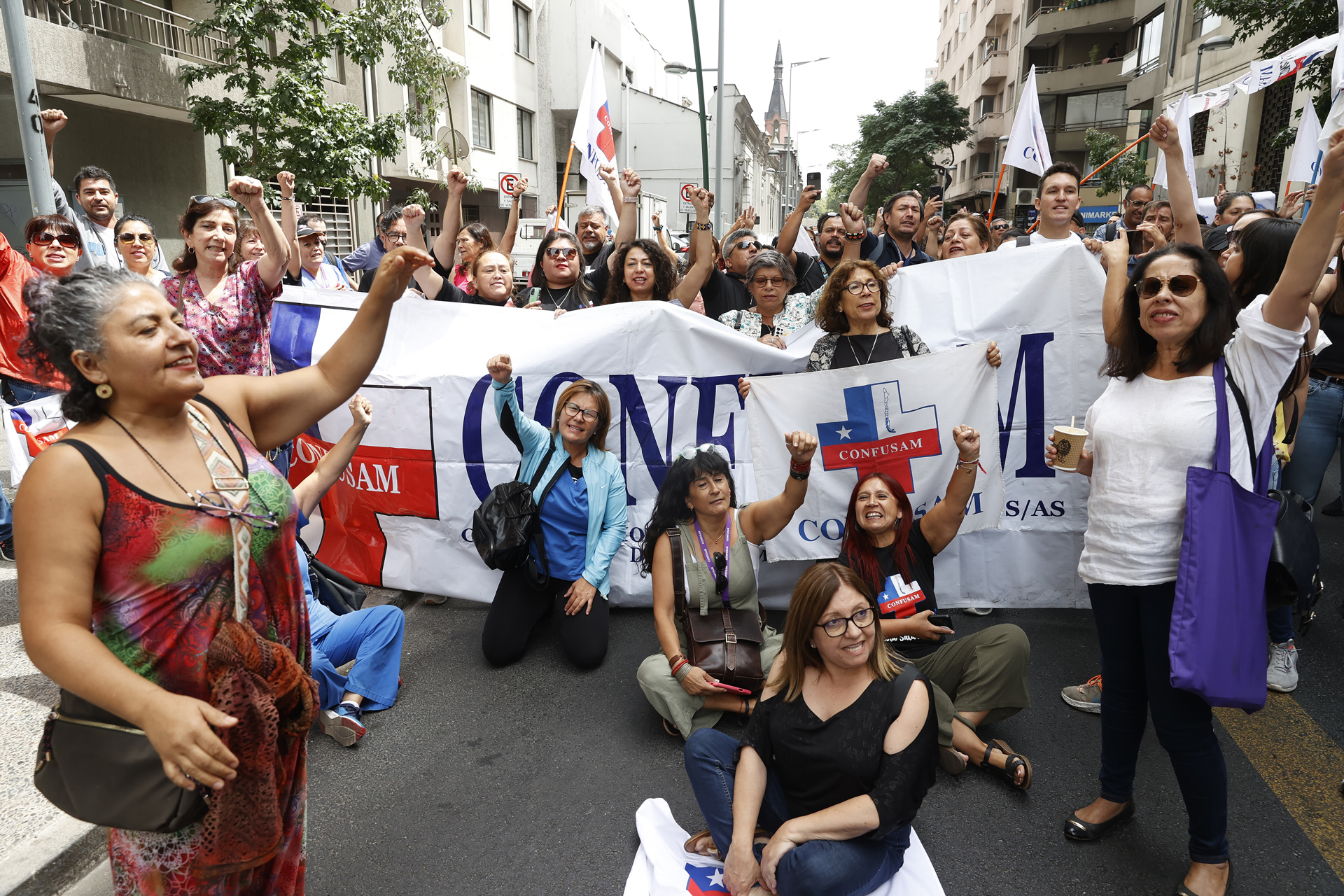 Funcionarios de salud de Chile reclaman mejoras laborales Funcionarios de salud de Chile reclaman mejoras laborales