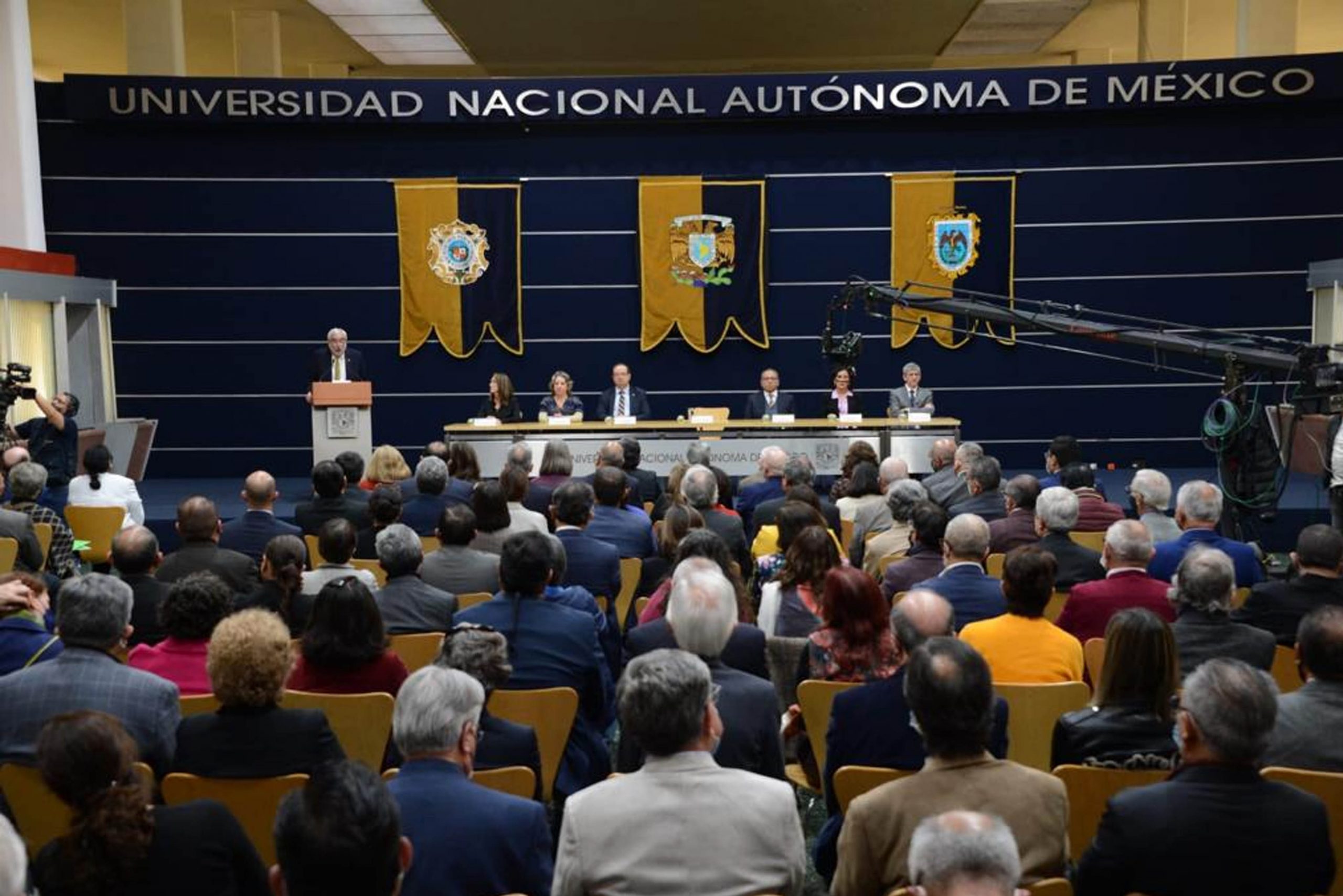 #Video UNAM mantiene abierto el caso del plagio de Yasmín Esquivel; analiza posibles alternativas de sanción #Video UNAM mantiene abierto el caso del plagio de Yasmín Esquivel; analiza posibles alternativas de sanción