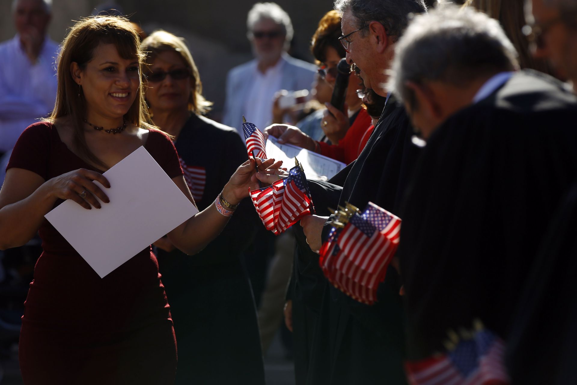 Estados Unidos analiza un alza de costos para la ciudadanía Estados Unidos analiza un alza de costos para la ciudadanía