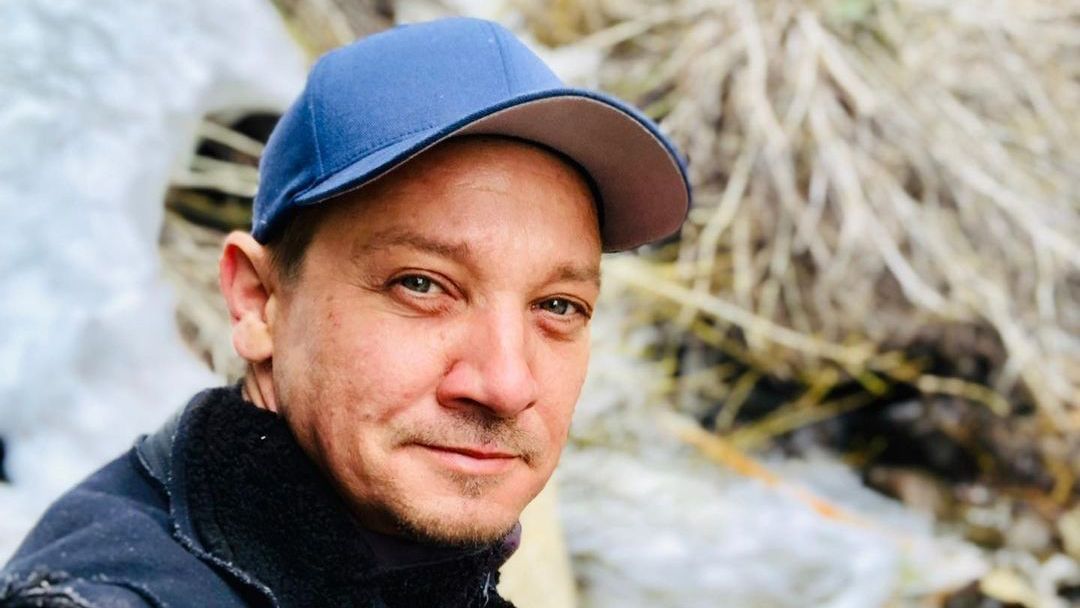 El actor Jeremy Renner se encuentra en estado crítico tras accidente El actor Jeremy Renner se encuentra en estado crítico tras accidente
