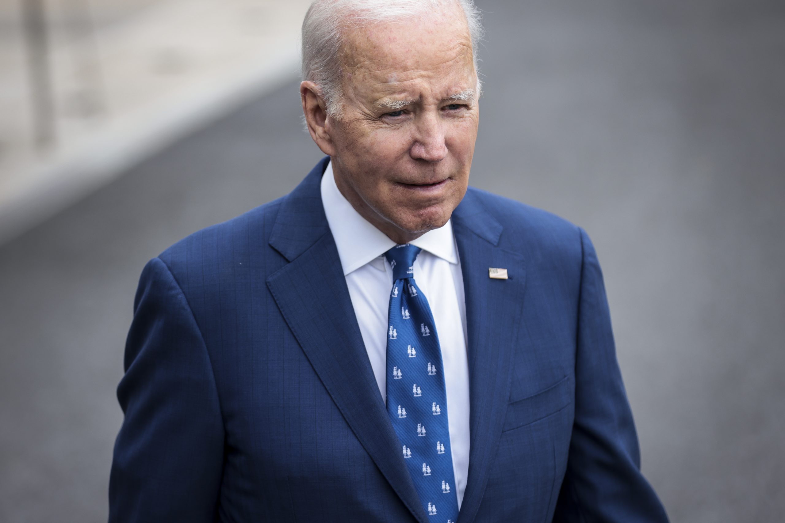 Demócratas apoyan a Biden tras hallazgo de documentos clasificados en oficina