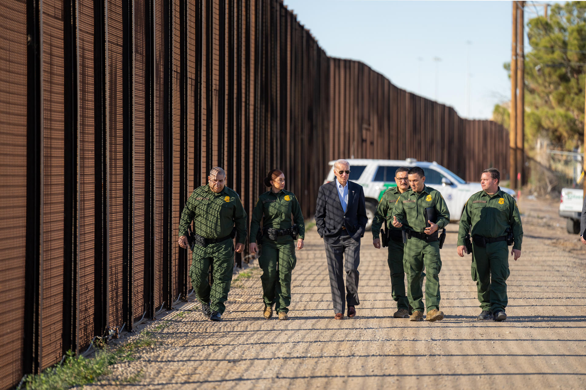 ONG e indocumentados piden a Biden humanizar migración en frontera sur de México ONG e indocumentados piden a Biden humanizar migración en frontera sur de México