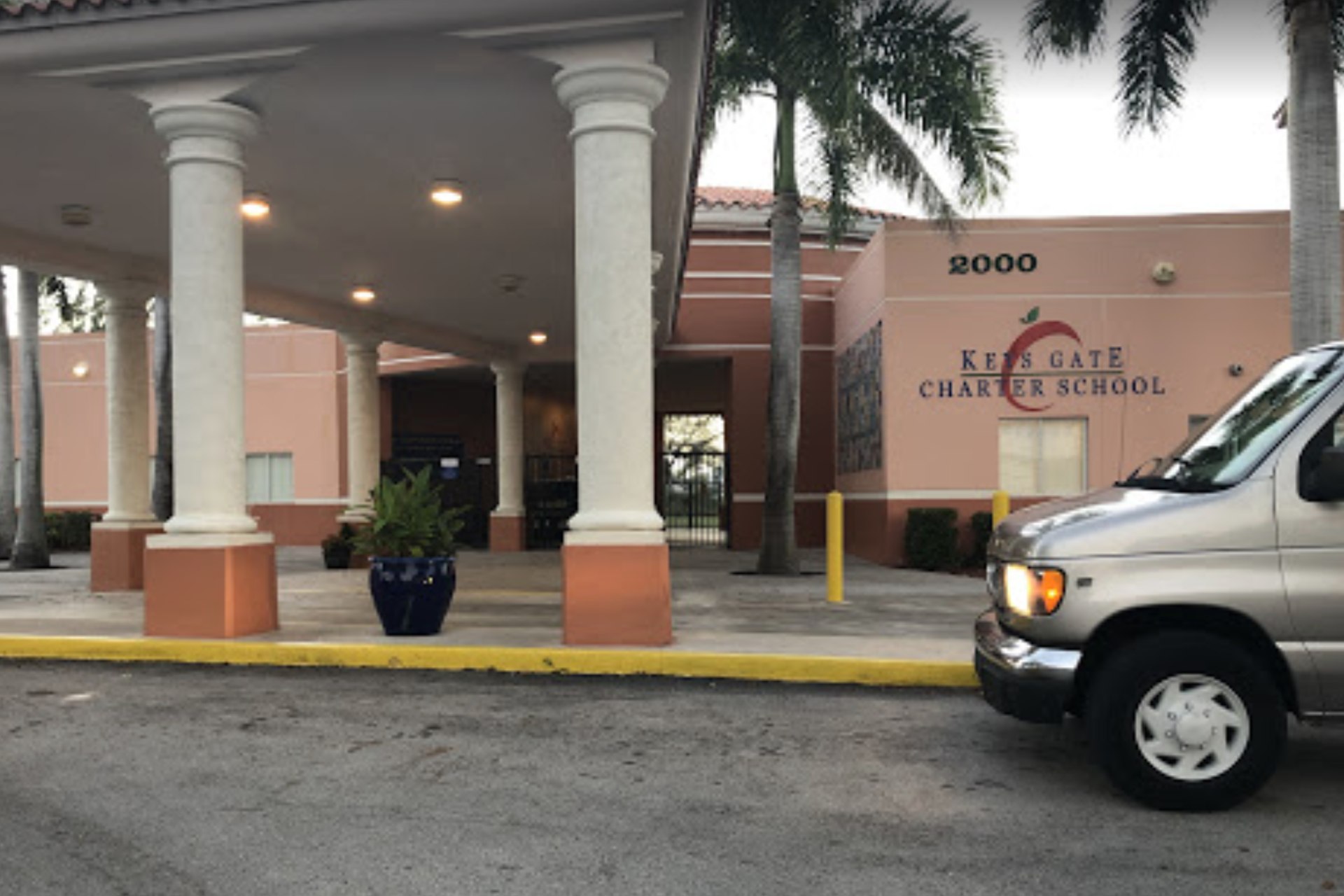 Detenido un padre tras hallar una pistola en la mochila de su hijo de 6 años