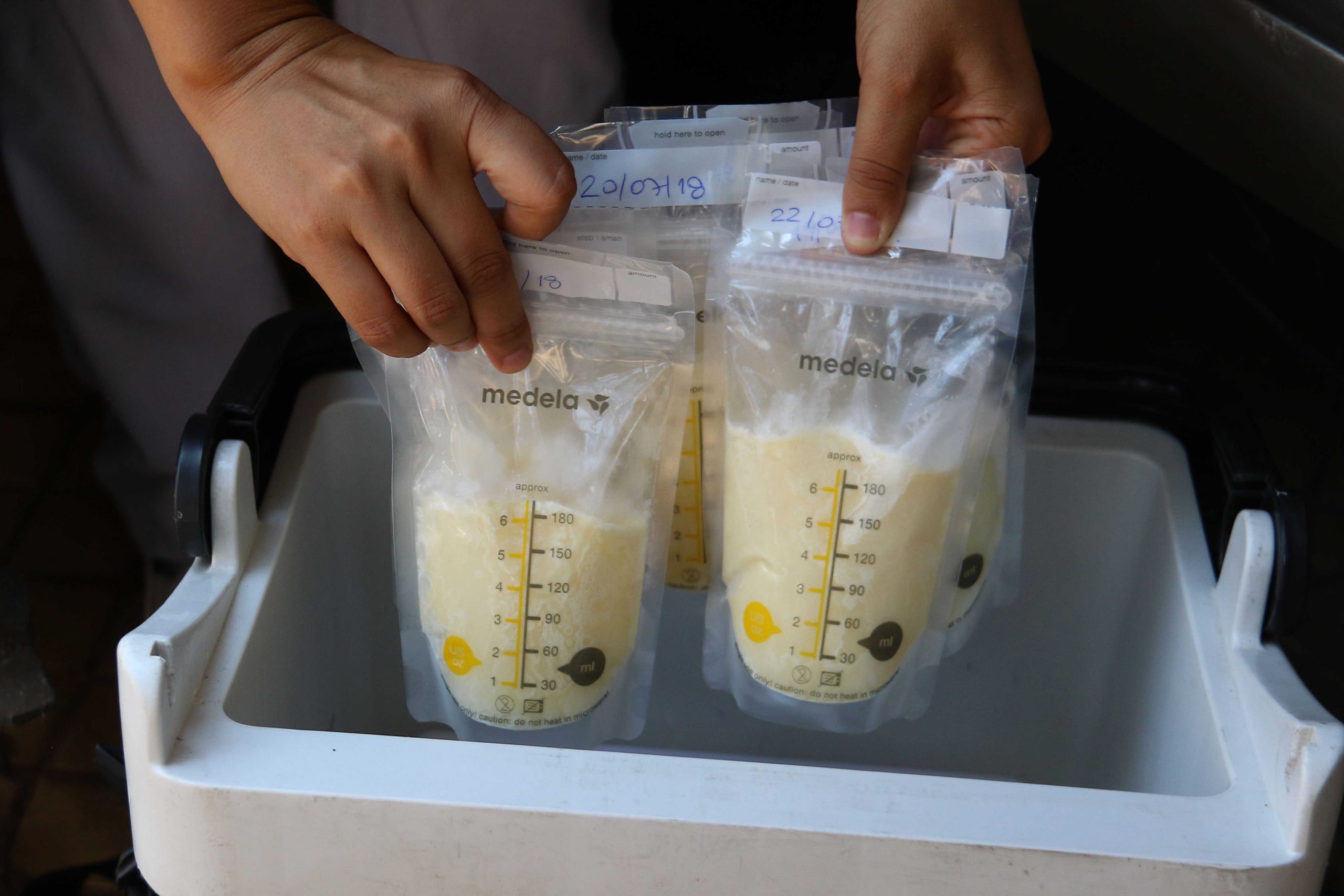 Leche materna de vacunadas contra el COVID-19 protege a lactantes