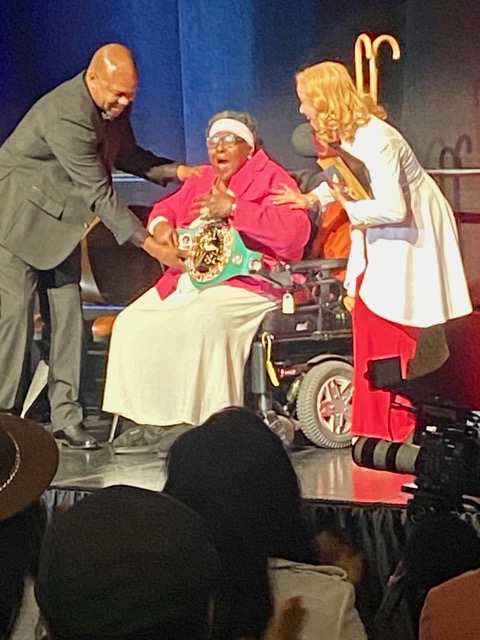 Los más grandes momentos del boxeo en 2022 en imágenes - marian-lady-tyger-trimiar