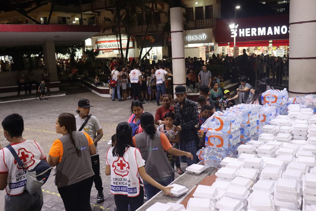 Migrantes buscan avanzar por México y desafiar nuevo programa de EE.UU. - migrantes-buscan-avanzar-por-mexico-y-desafiar-nuevo-programa-de-eeuu-2-1024x683